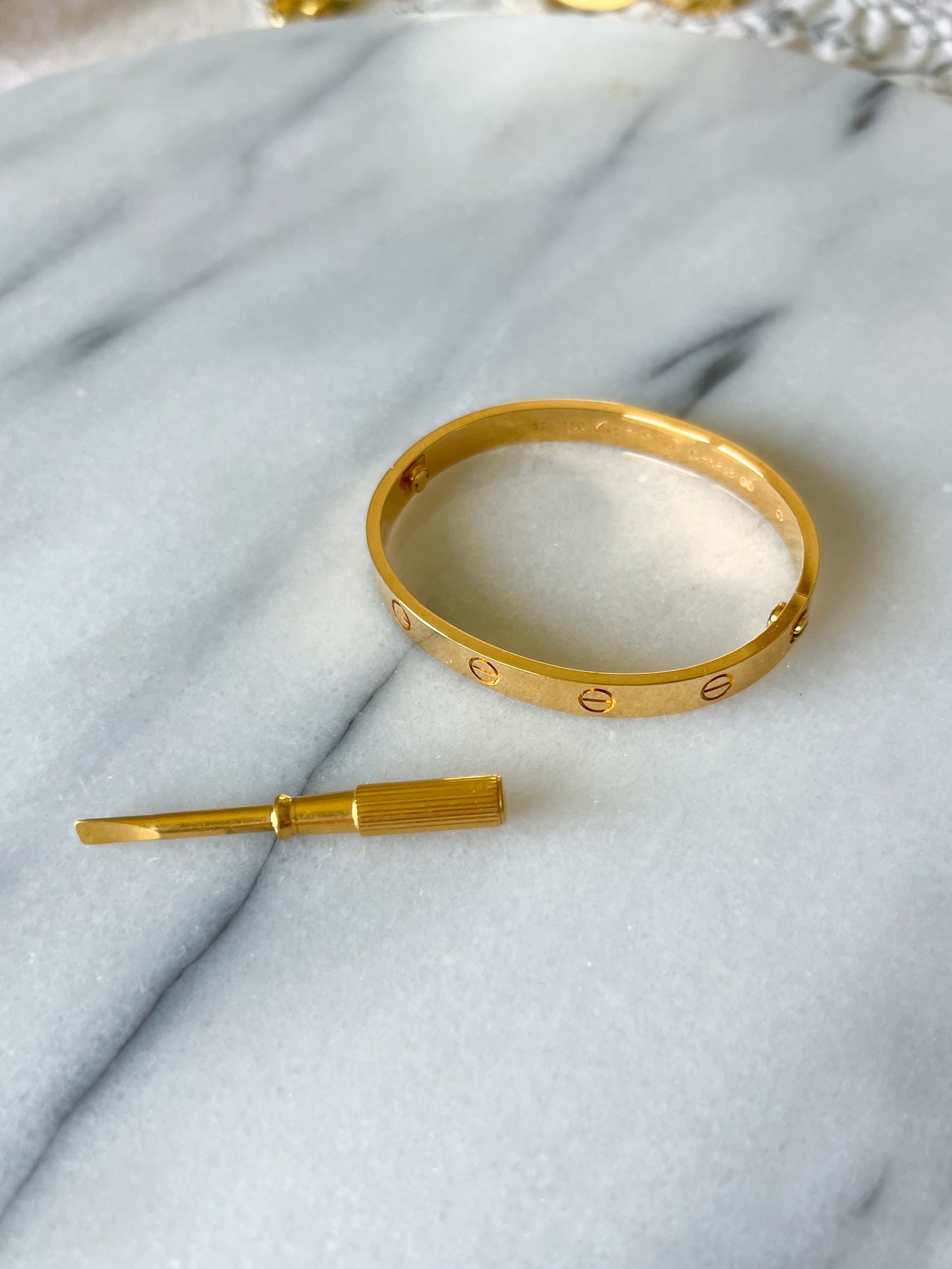 Size 17 18k Yellow Gold Solid Screw Bangle
