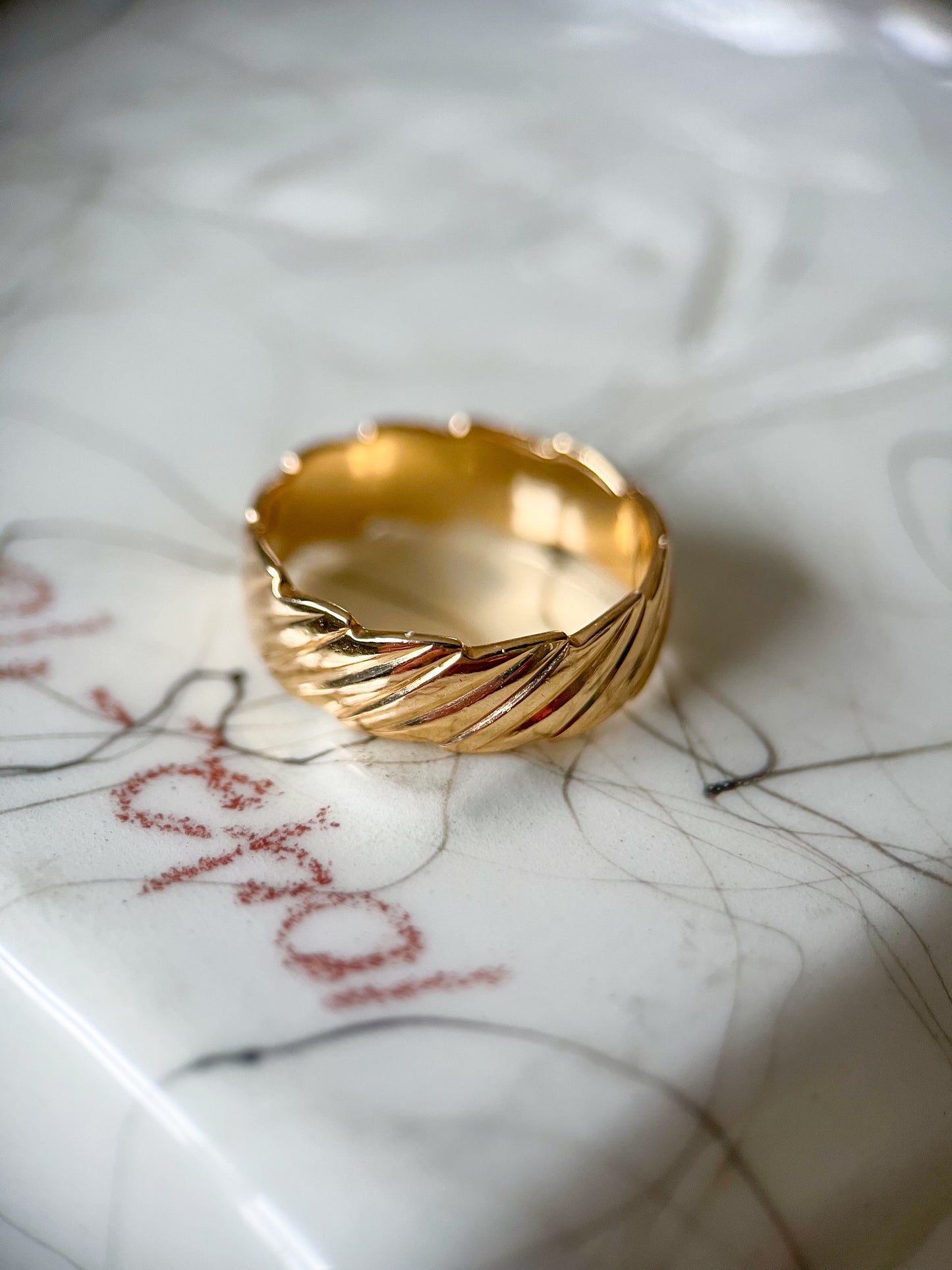Vintage 14k Wavy Yellow Gold Band Ring