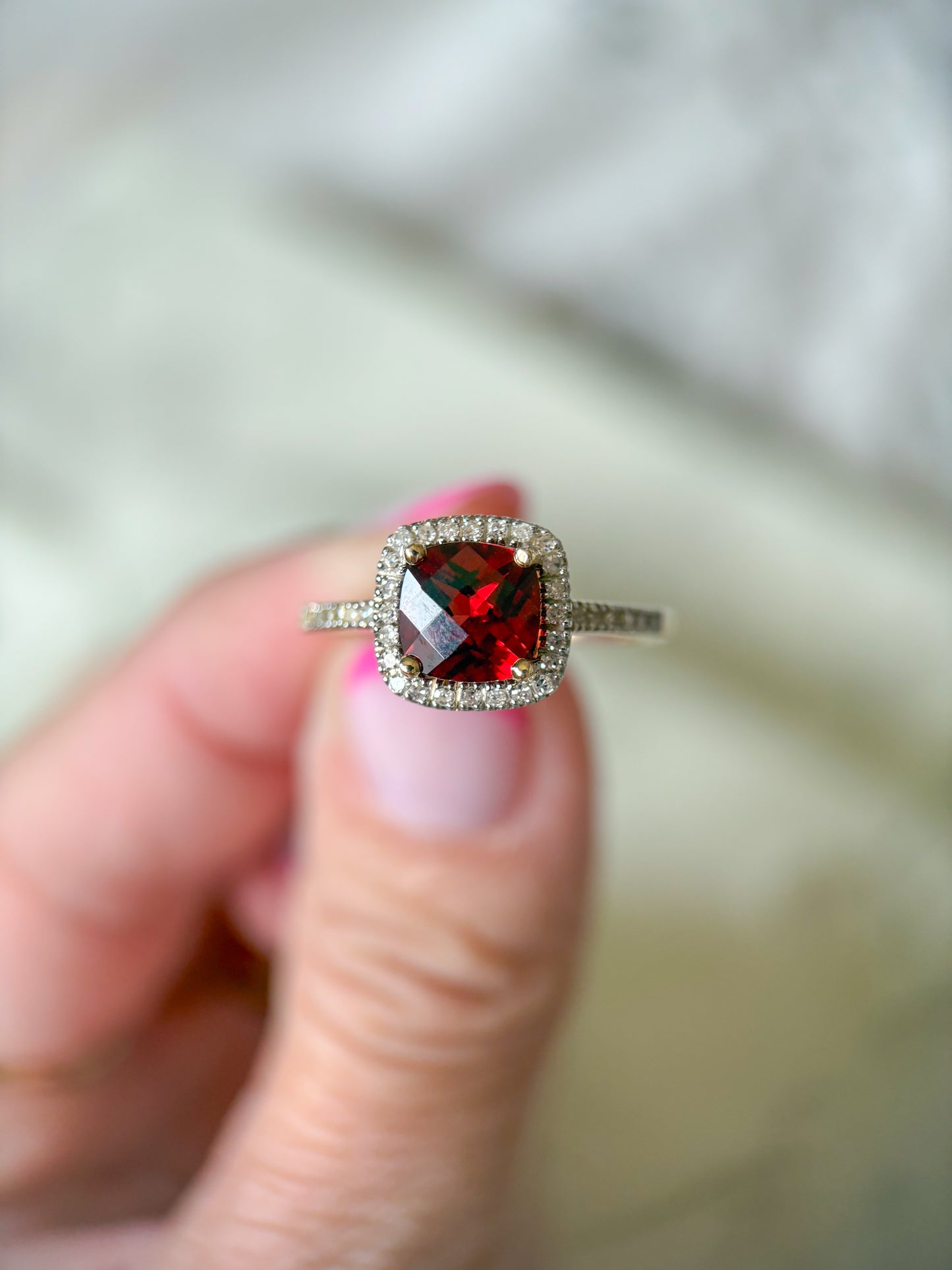 Vintage Semi Precious Garnet and Natural Diamonds 14k Yellow Gold Ring