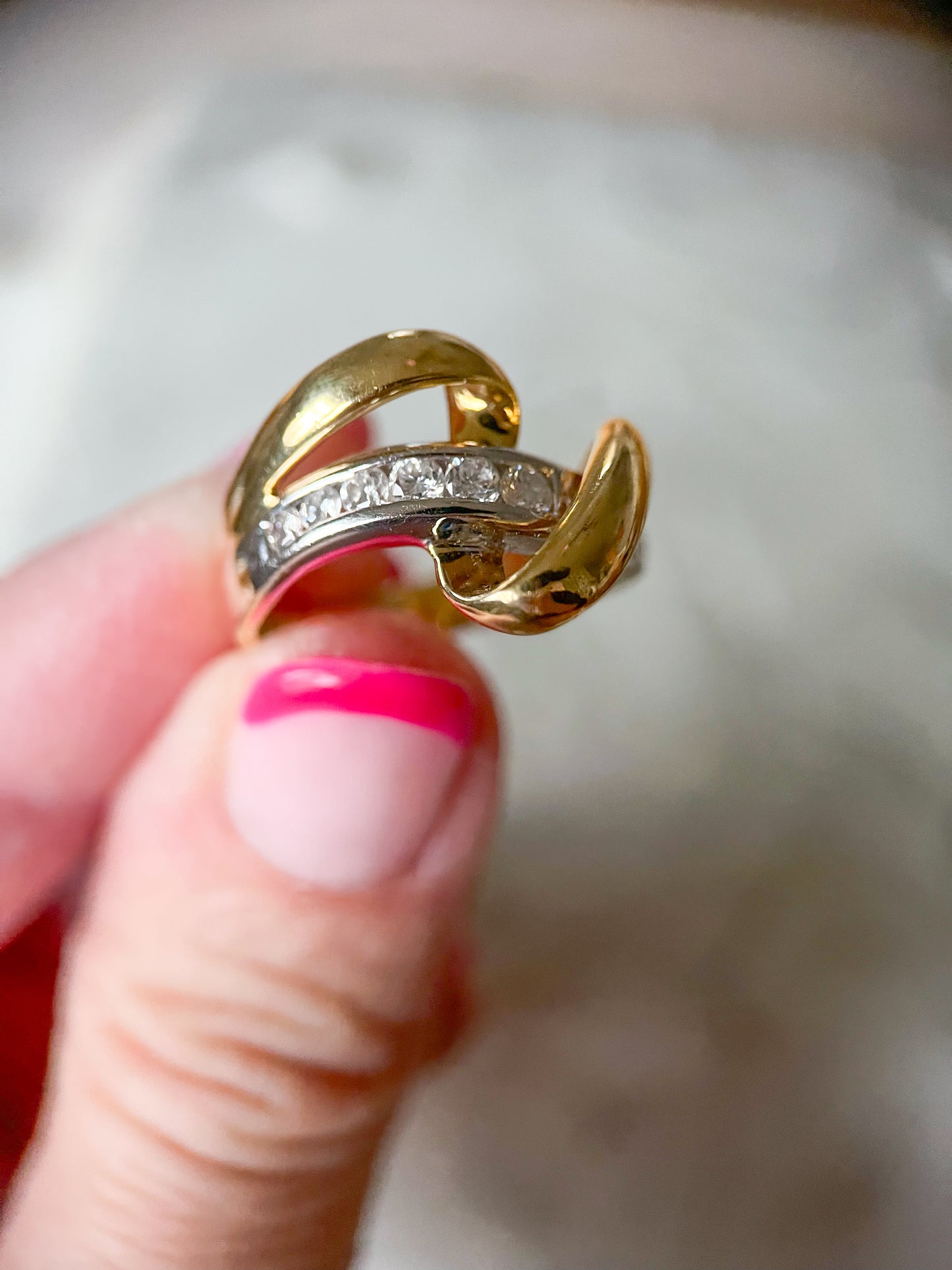 Vintage Natural Diamond Two Toned 18k White and Yellow Gold Ring