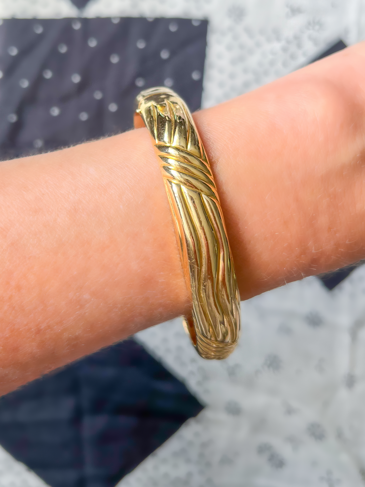 Vintage Wavy 14k Yellow Gold Bangle - Circa 1980s