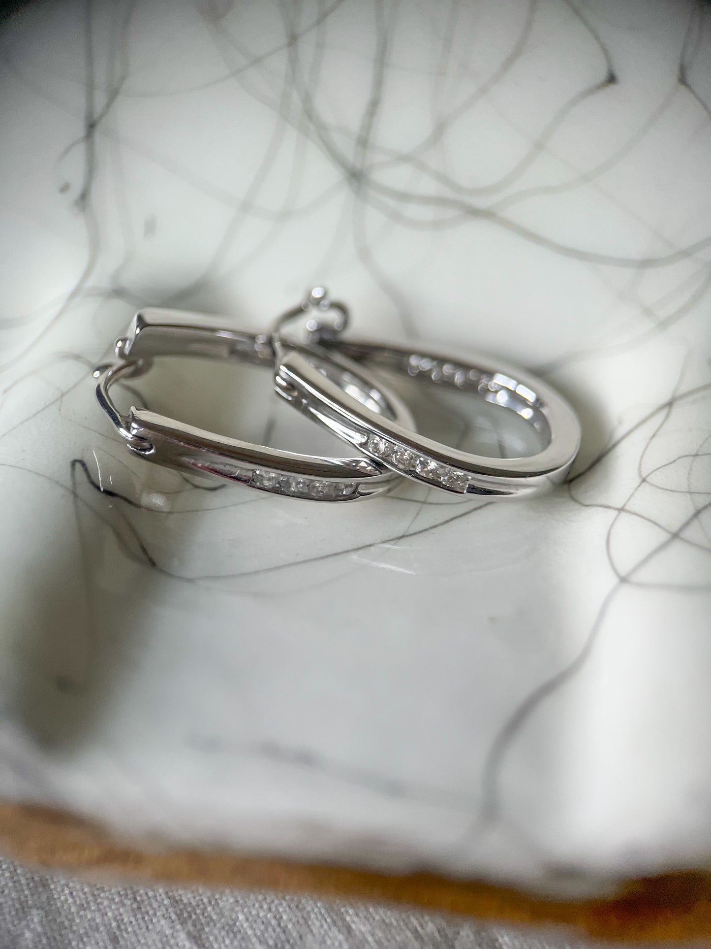 Natural Diamond 14k White Gold Oval Hoop Earrings