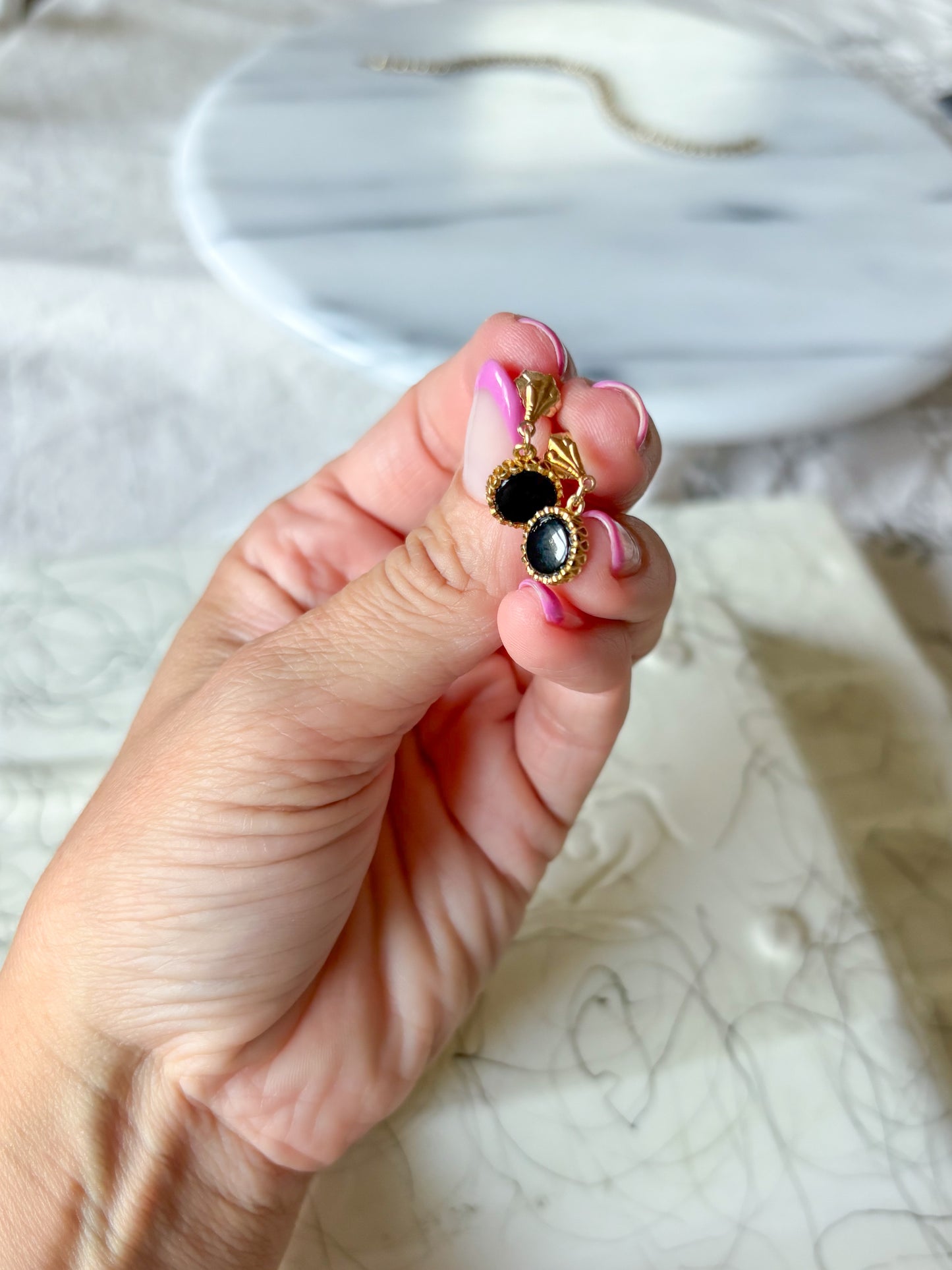 Vintage Onyx Drop 14k Yellow Gold Earrings