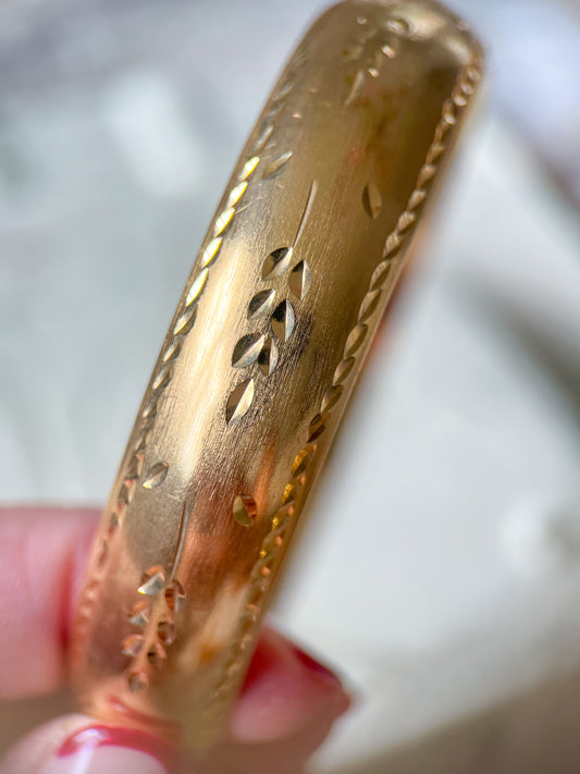 Vintage Super Chunky 14k Yellow Gold Hinged Bangle