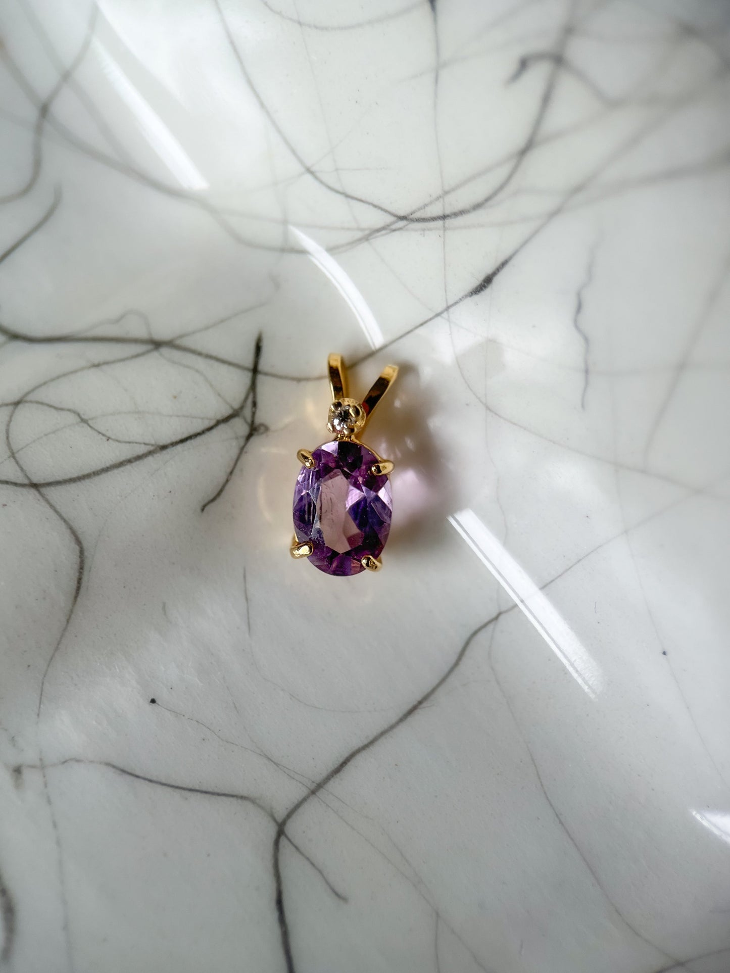 Vintage Natural Oval Light Amethyst with Small Natural Diamond 14k Yellow Gold