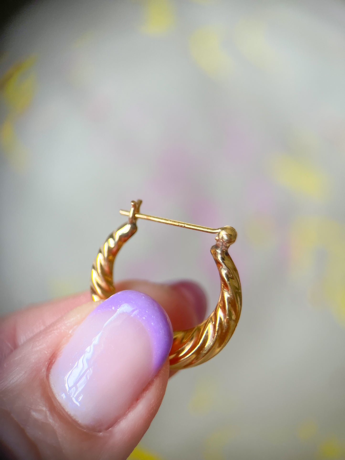 Vintage Twist 14k Yellow Gold Hoop Earrings