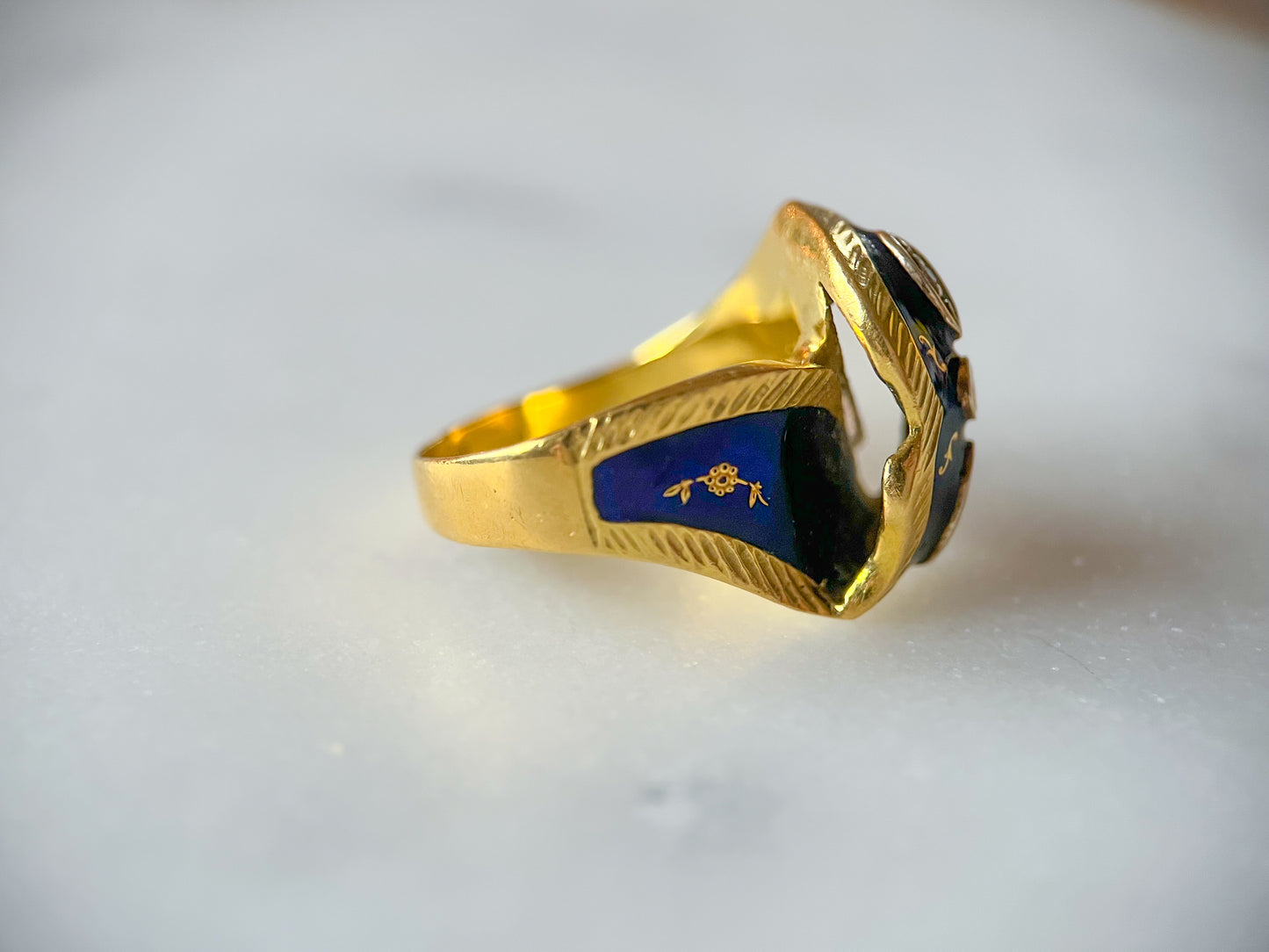 Vintage Enamel and Natural Diamond 18k Yellow Gold Italian Ring