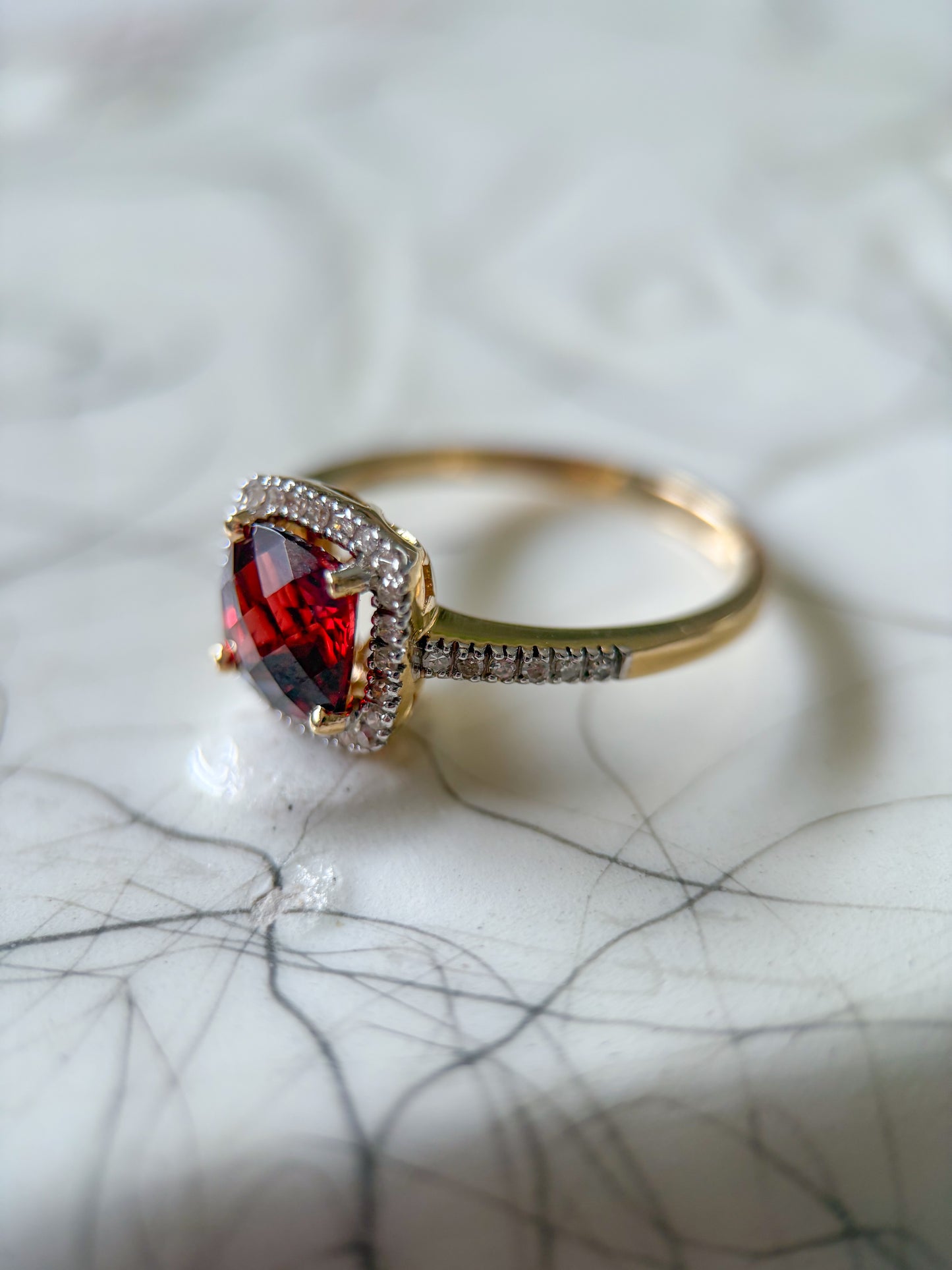 Vintage Semi Precious Garnet and Natural Diamonds 14k Yellow Gold Ring