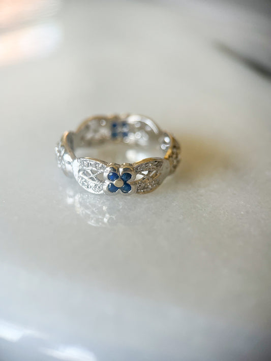 Vintage Natural Sapphire and Diamond Flower 14k White Gold Ring