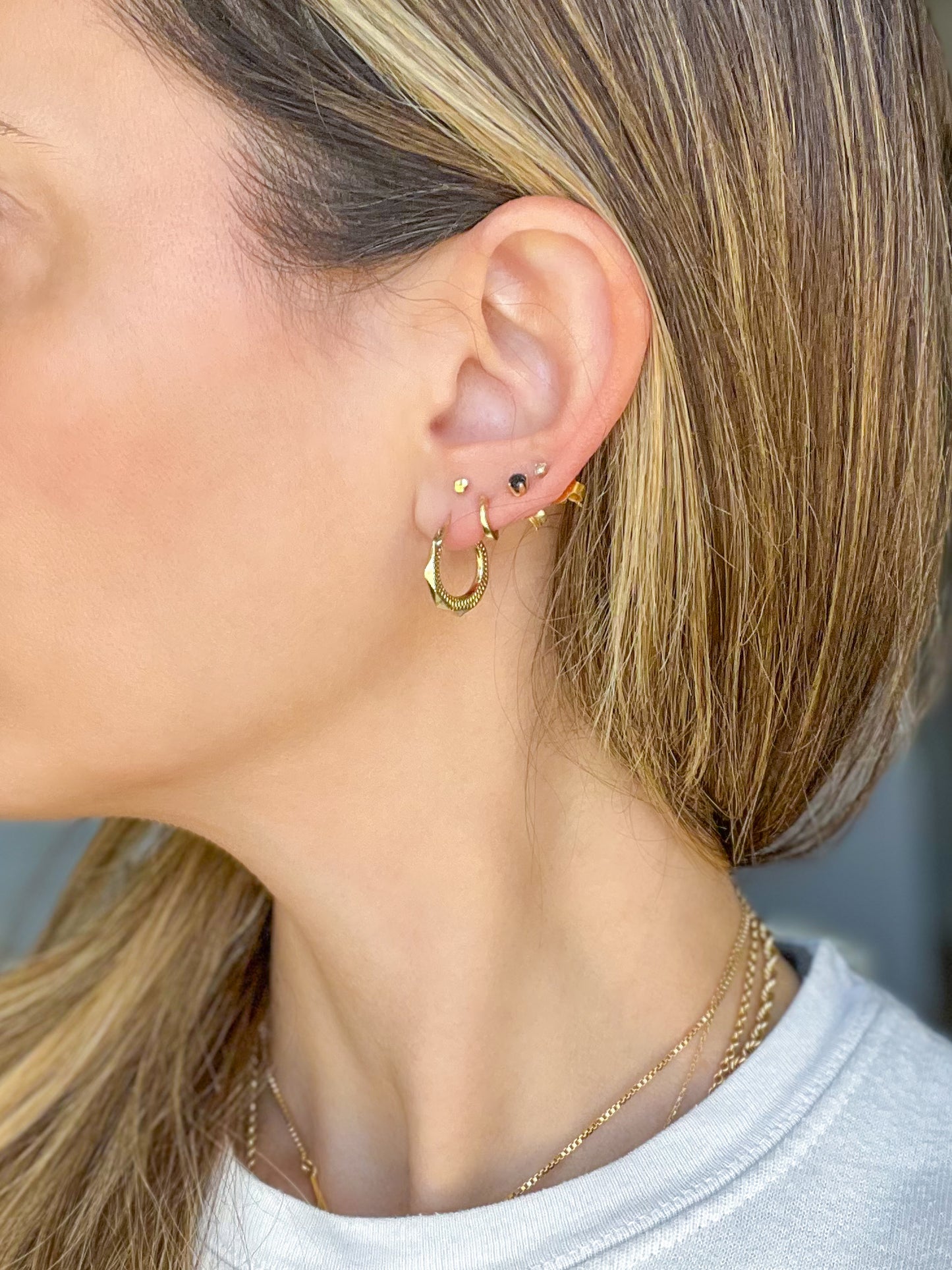 Vintage Faceted 10k Yellow Gold Hoop Earrings