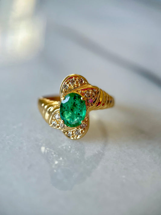 Vintage Natural Emerald and Diamond 14k Yellow Gold Ring
