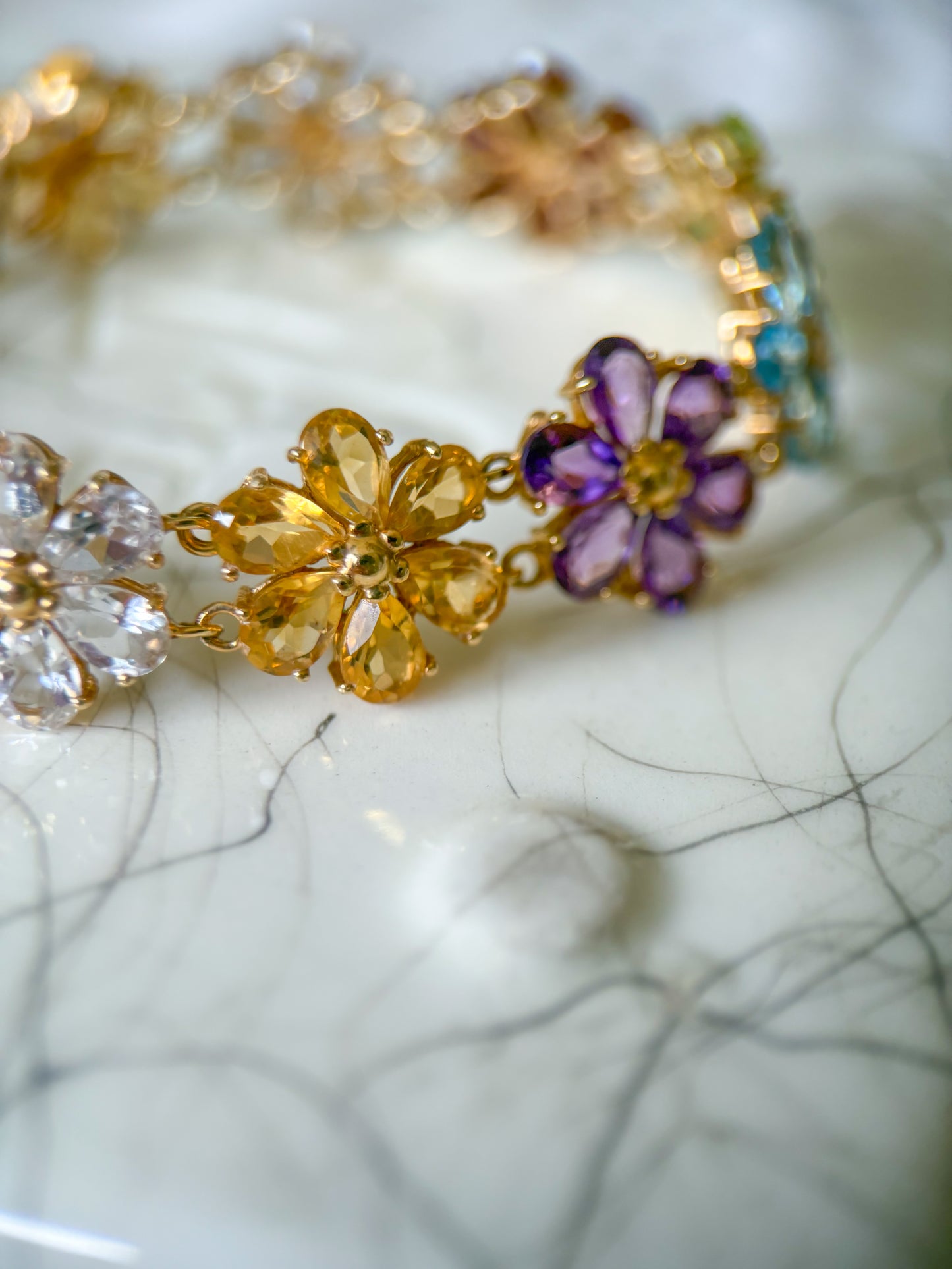 Vintage Flower 14k Yellow Gold Synthetic Gemstones 7 Inch Bracelet