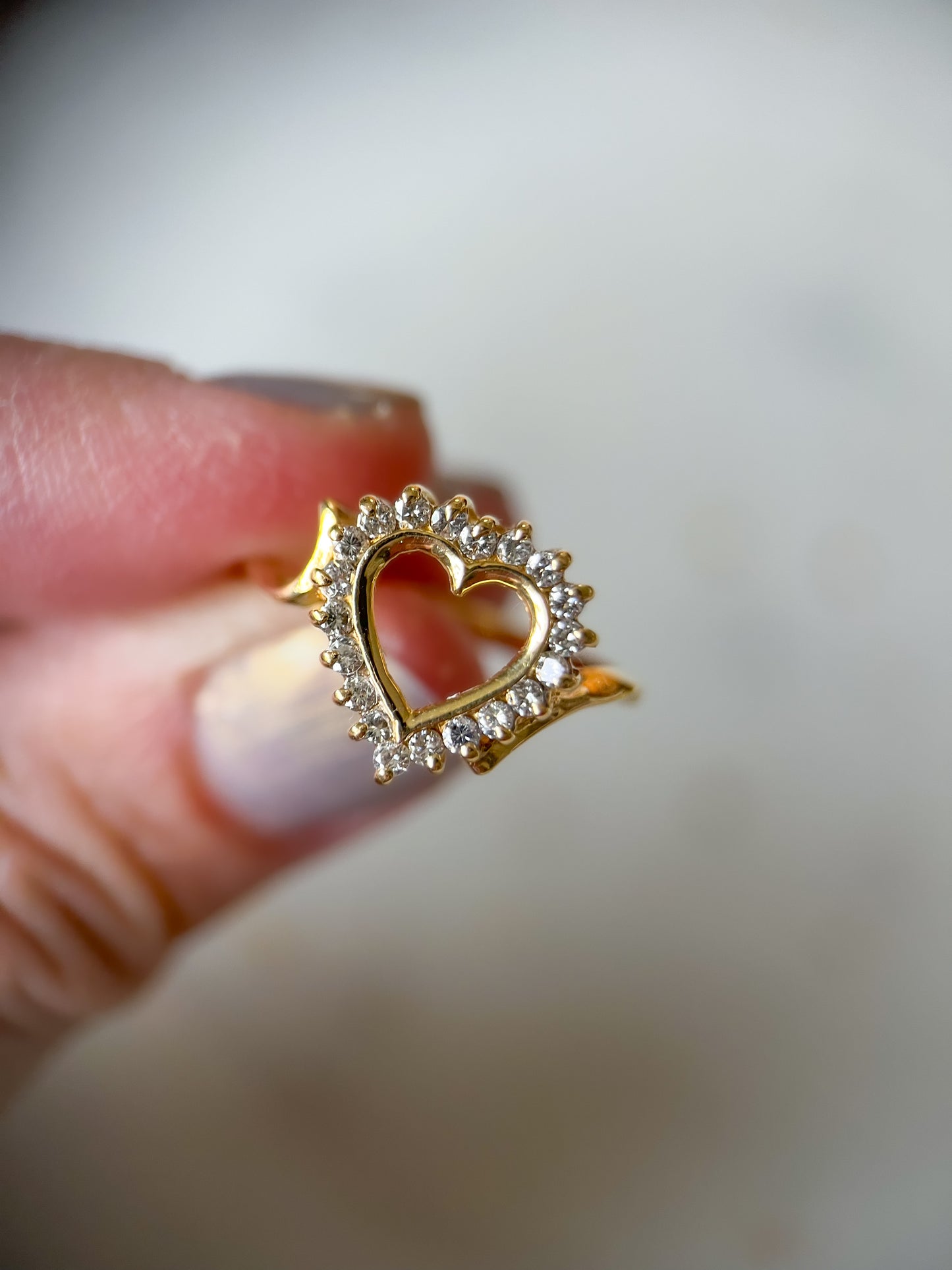 Vintage Natural Diamond 14k Yellow Gold Open Heart Ring