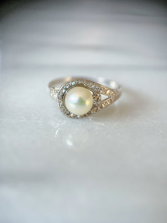 Vintage Natural Pearl and Natural Diamond 14k White Gold Statement Ring