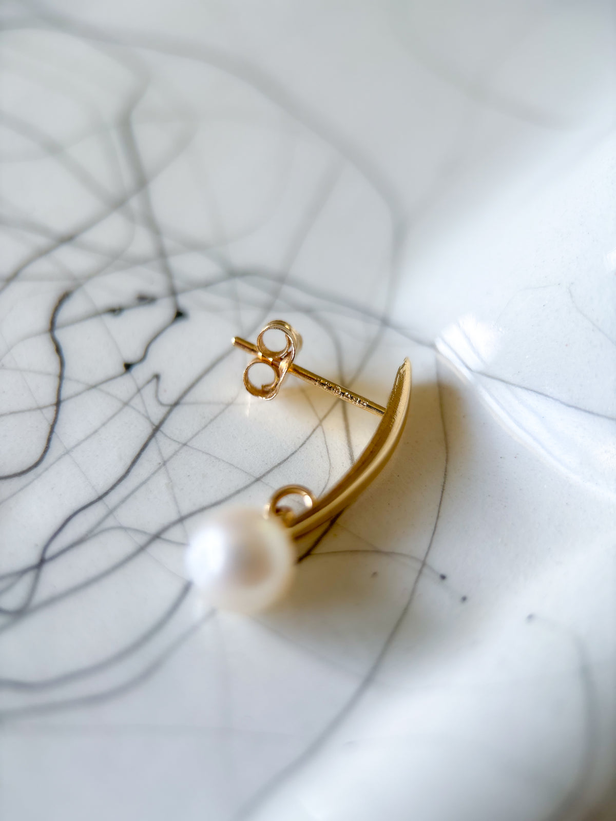 Vintage Pearl Dangle 14k Yellow Gold Earrings