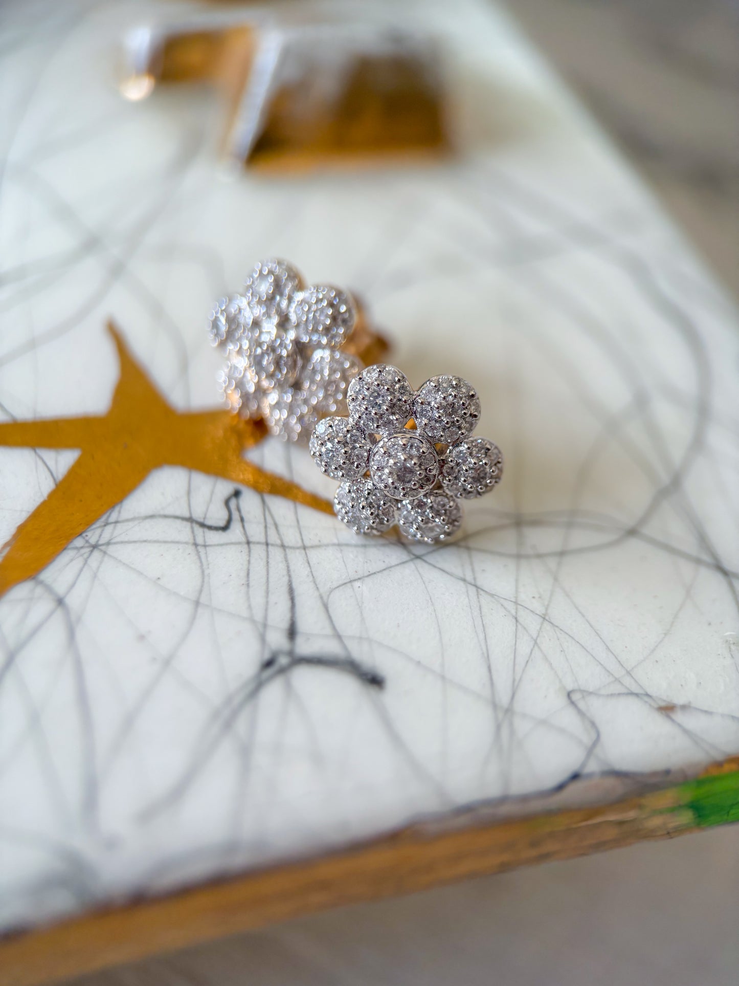Vintage Natural Diamond Flower 14k Yellow Gold Stud Earrings