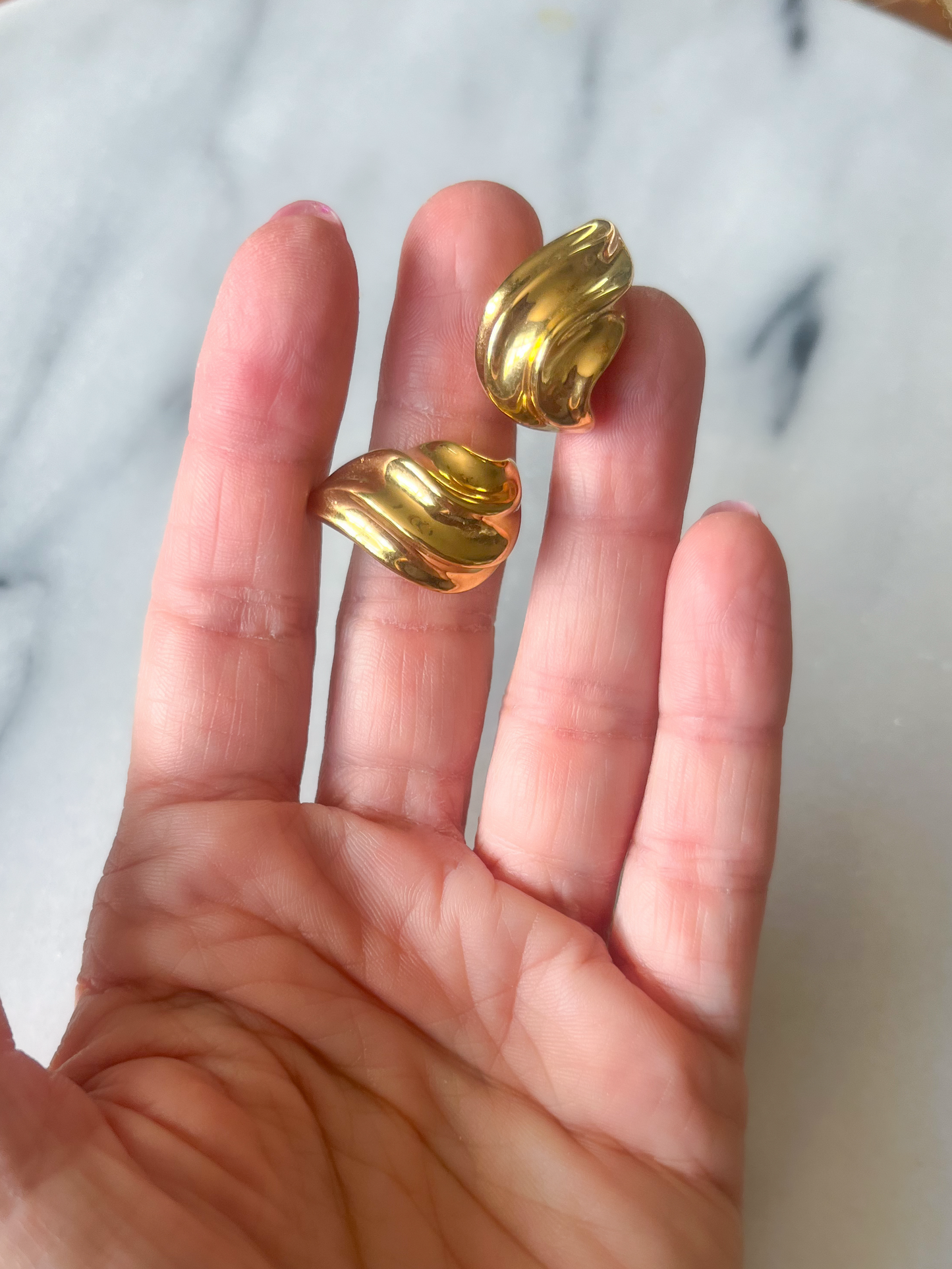 Vintage Puffy Ribbed Tear Drop 14k Yellow Gold Stud Earrings