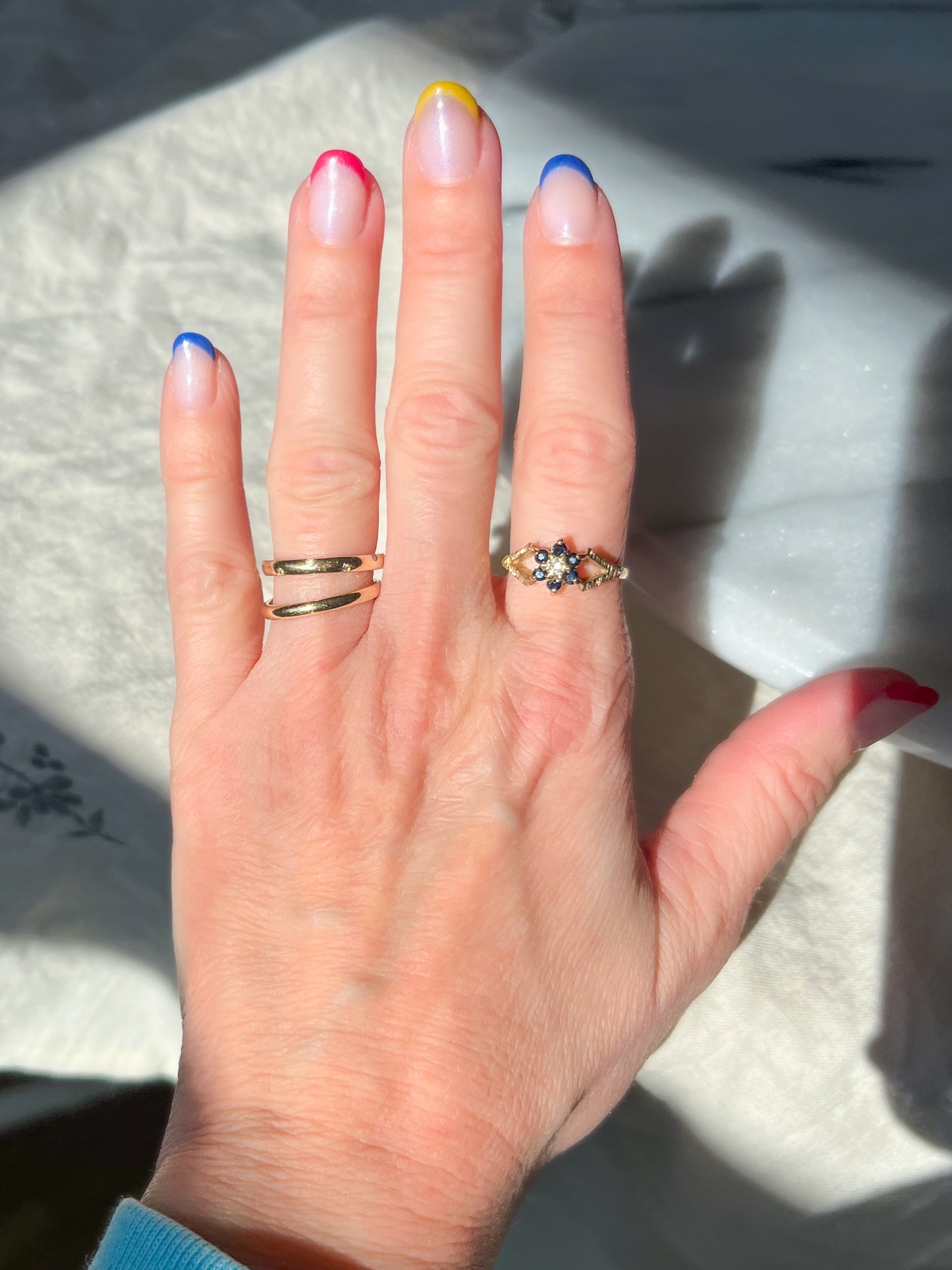 Vintage Natural Sapphire and Diamond Flower 9k Yellow Gold Ring