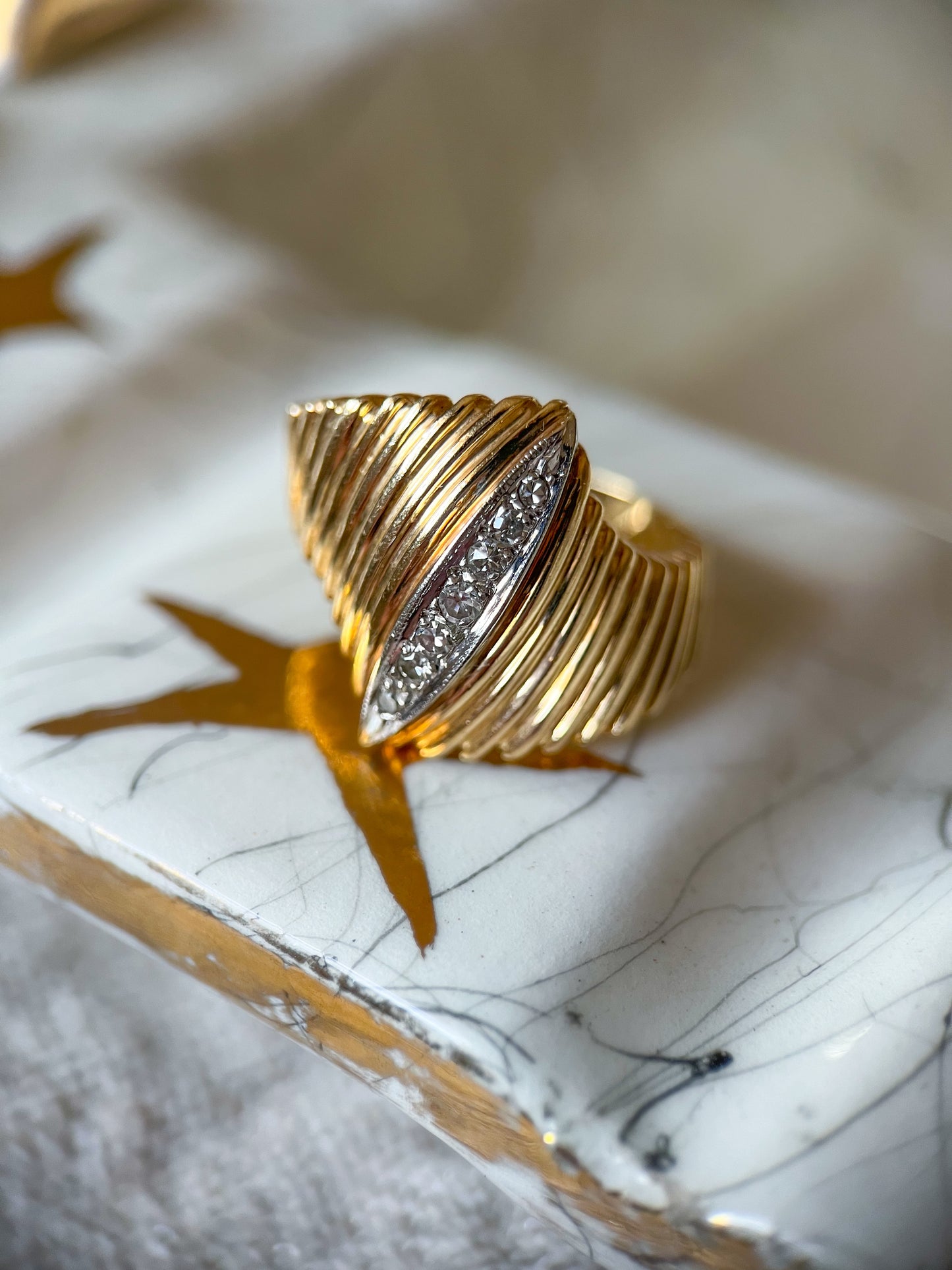Vintage Natural Diamond Ribbed 14k Yellow Gold Ring