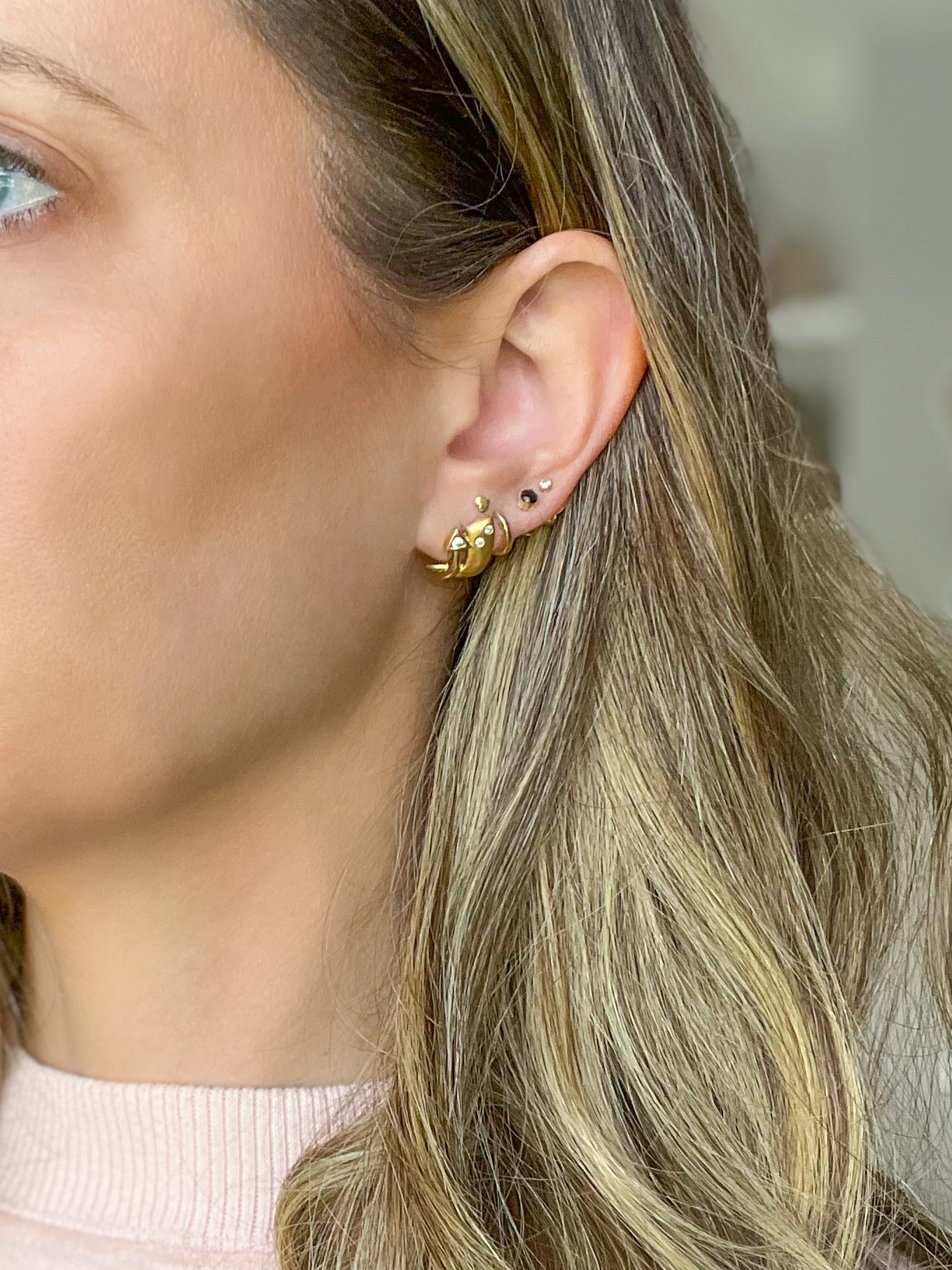 Vintage 14k Yellow Gold Arrows with CZ Earrings