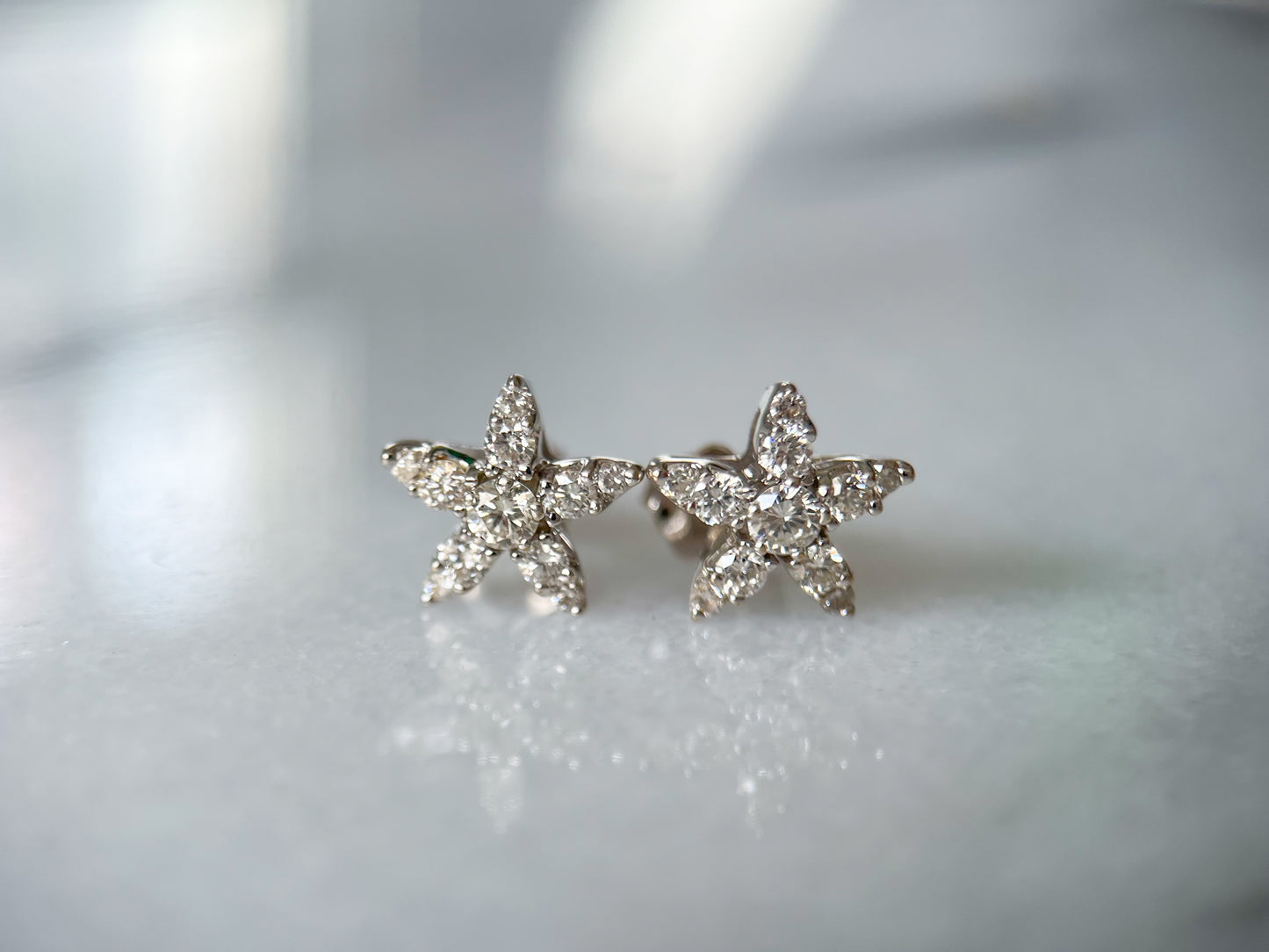 Natural Diamond Star 18k White Gold Stud Earrings