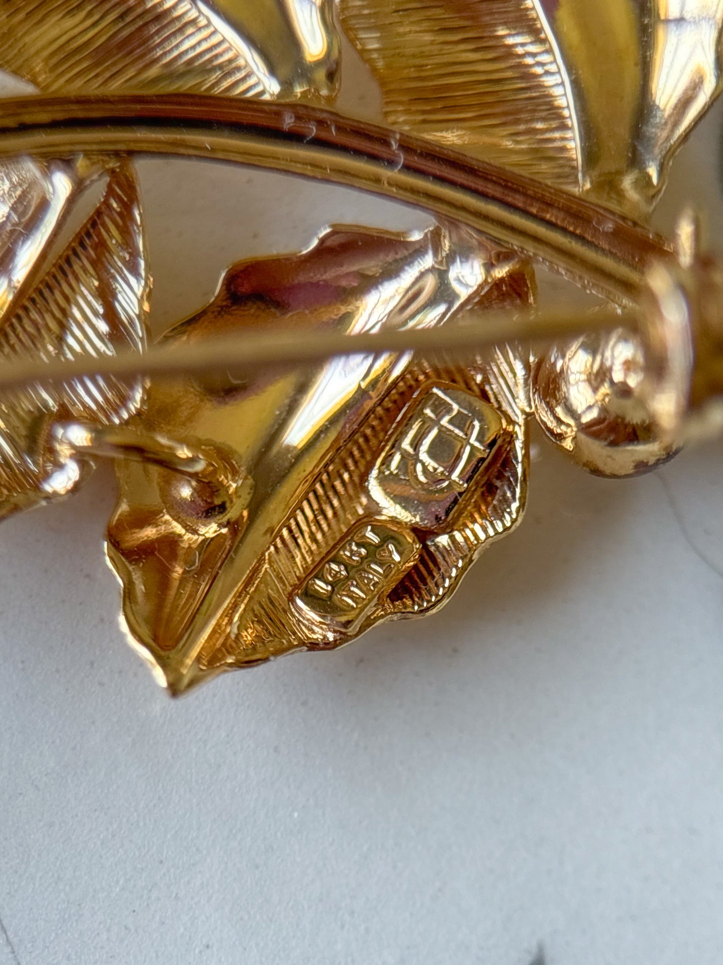 Vintage 14k Yellow Gold Leaf Brooch