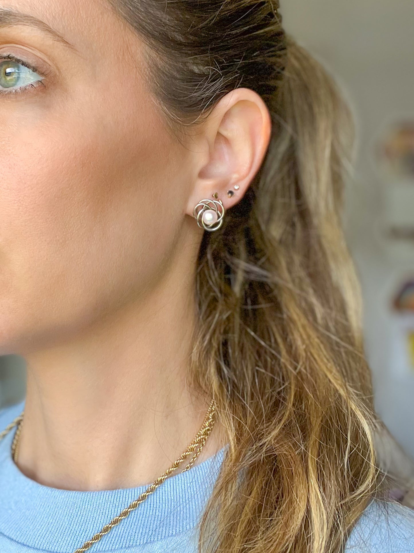 Vintage Pearl and Knot 14k White Gold Stud Earrings