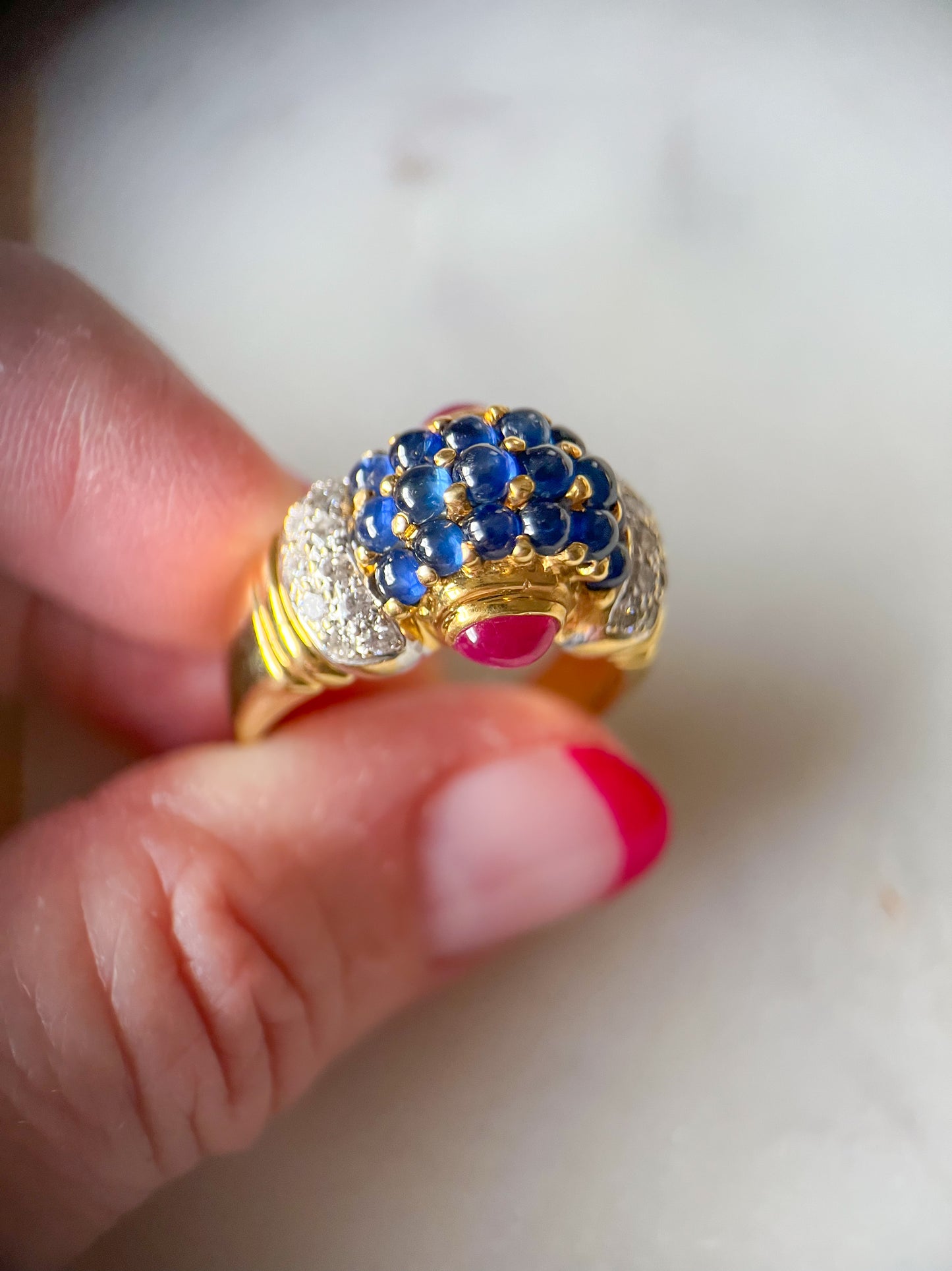 Vintage Cabochon Sapphire Dome 18k Yellow Gold Ring, circa 1990s