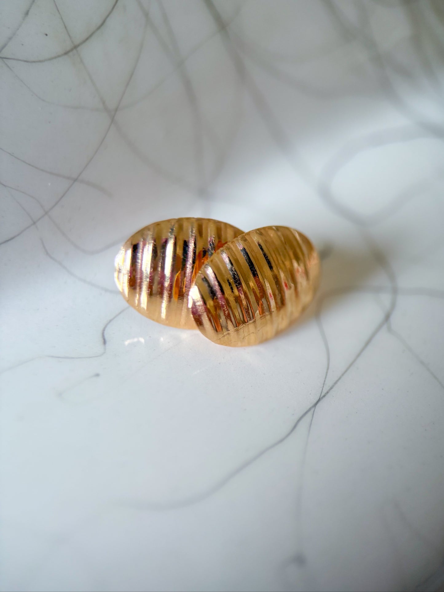 Vintage Oval Ribbed Stud 14k Yellow Gold Earrings