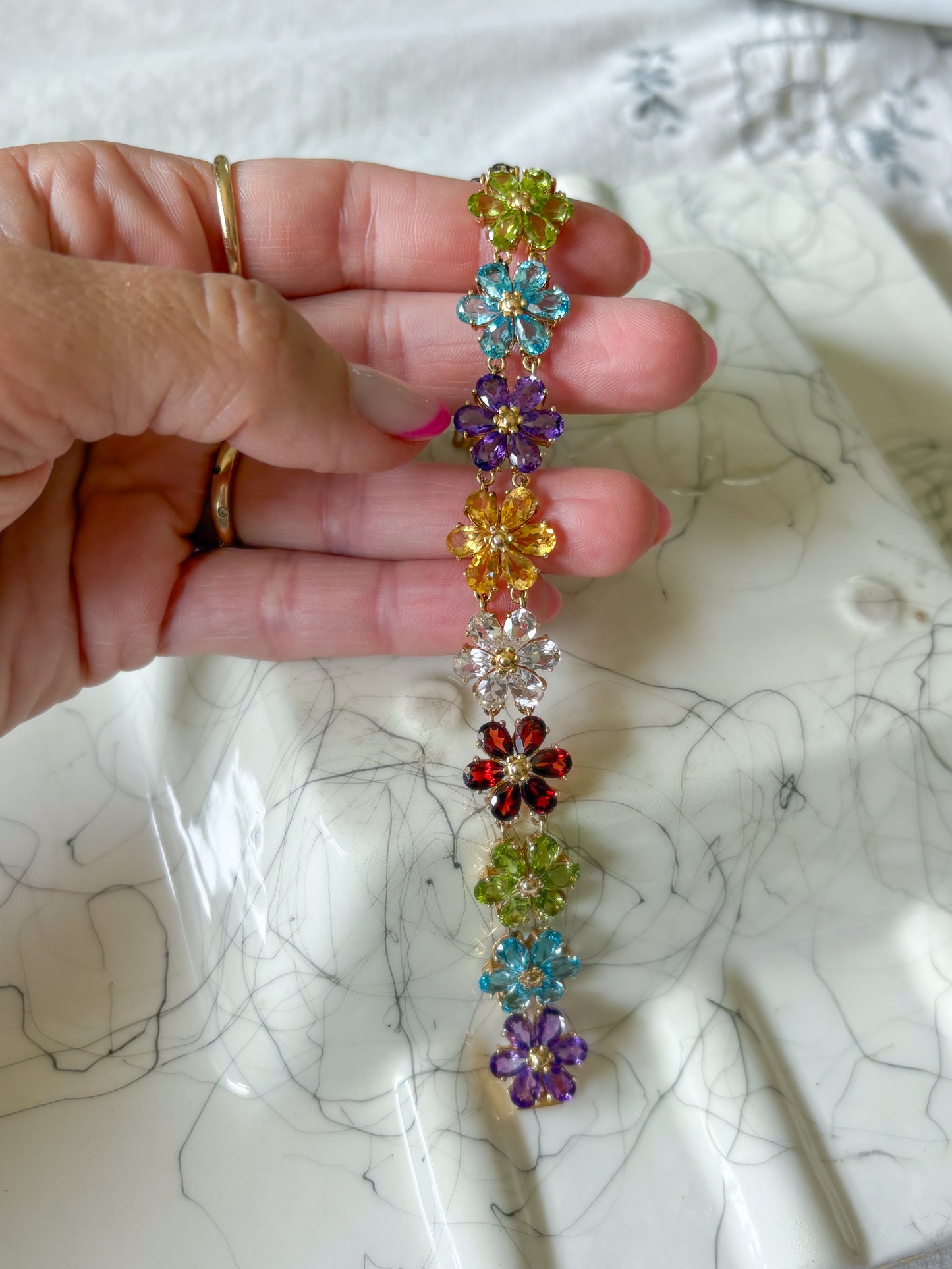 Vintage Flower 14k Yellow Gold Synthetic Gemstones 7 Inch Bracelet