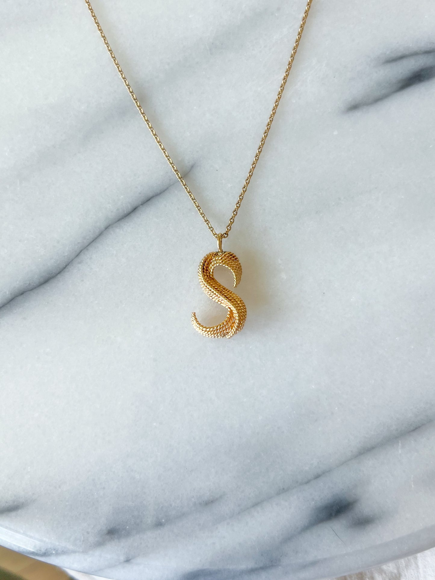Vintage Woven 'S' 14k Yellow Gold Letter Initial Charm