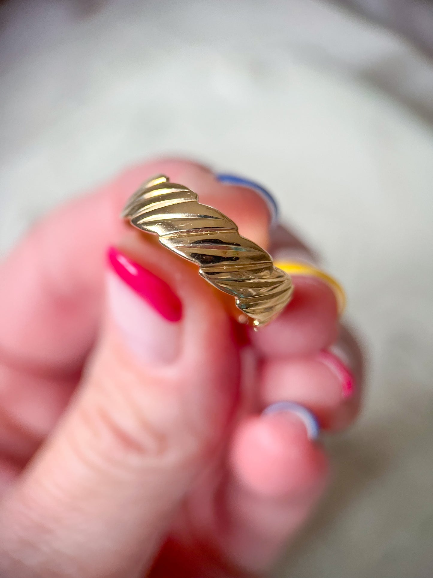 Vintage 14k Wavy Yellow Gold Band Ring