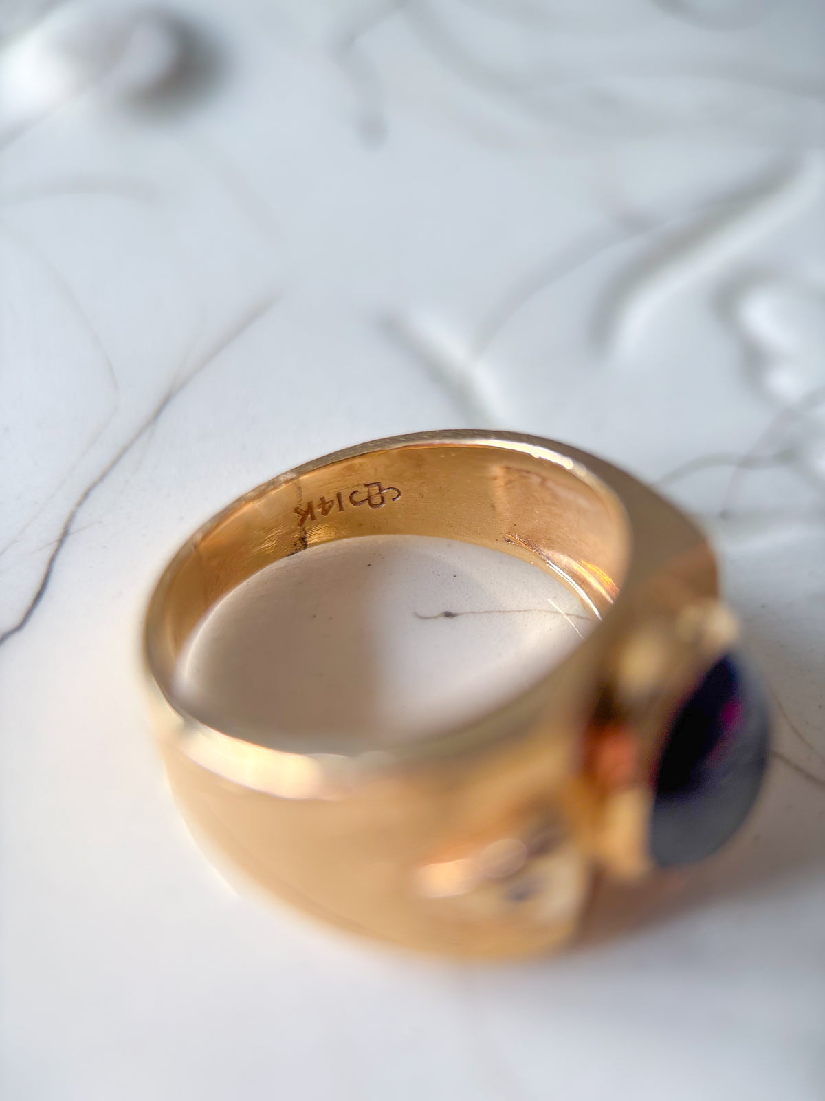 Vintage Onyx and Natural Diamond 14k Yellow Gold Ring