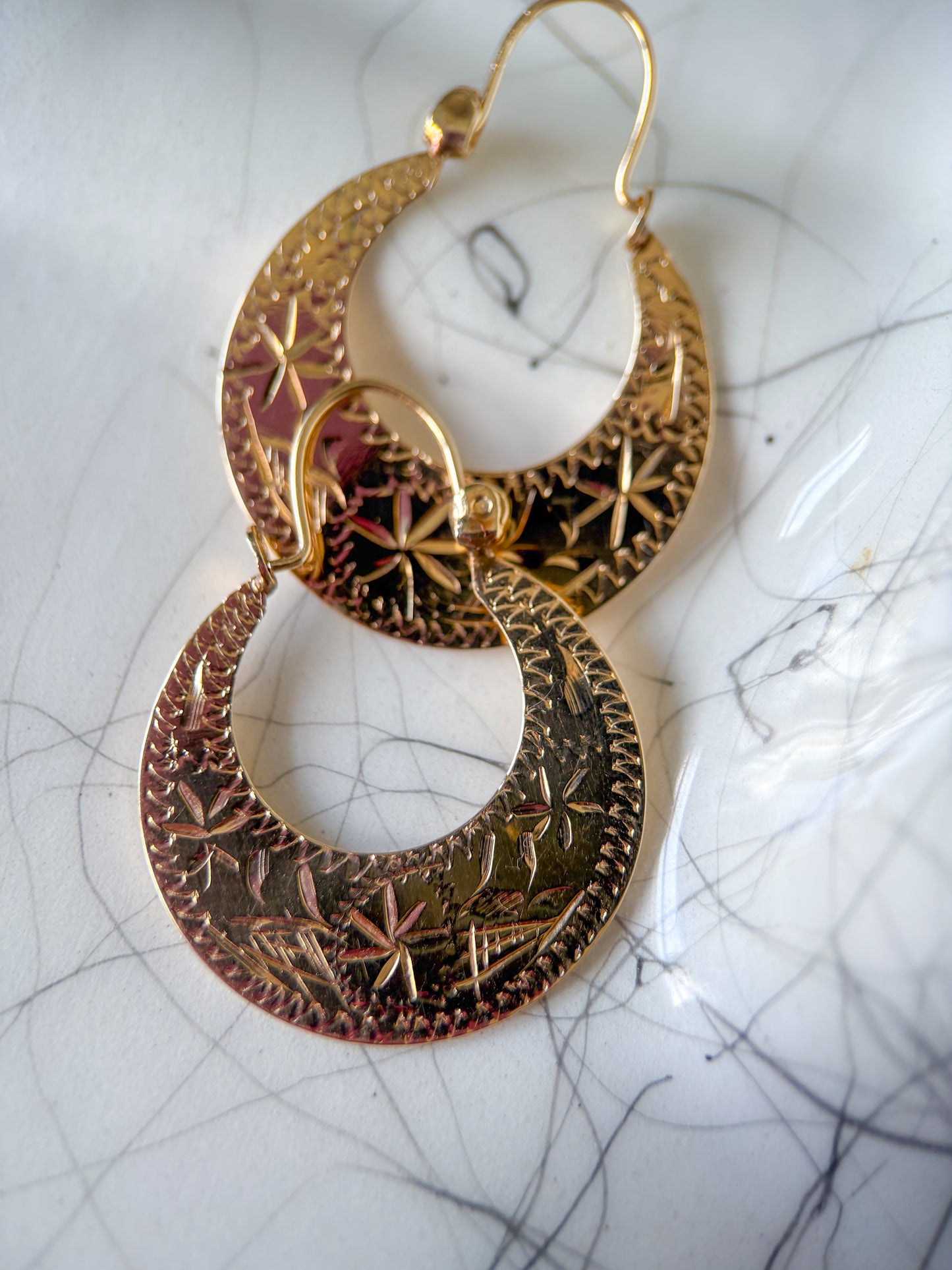 Vintage Flat Etched Bag Hoop 14k Yellow Gold Earrings