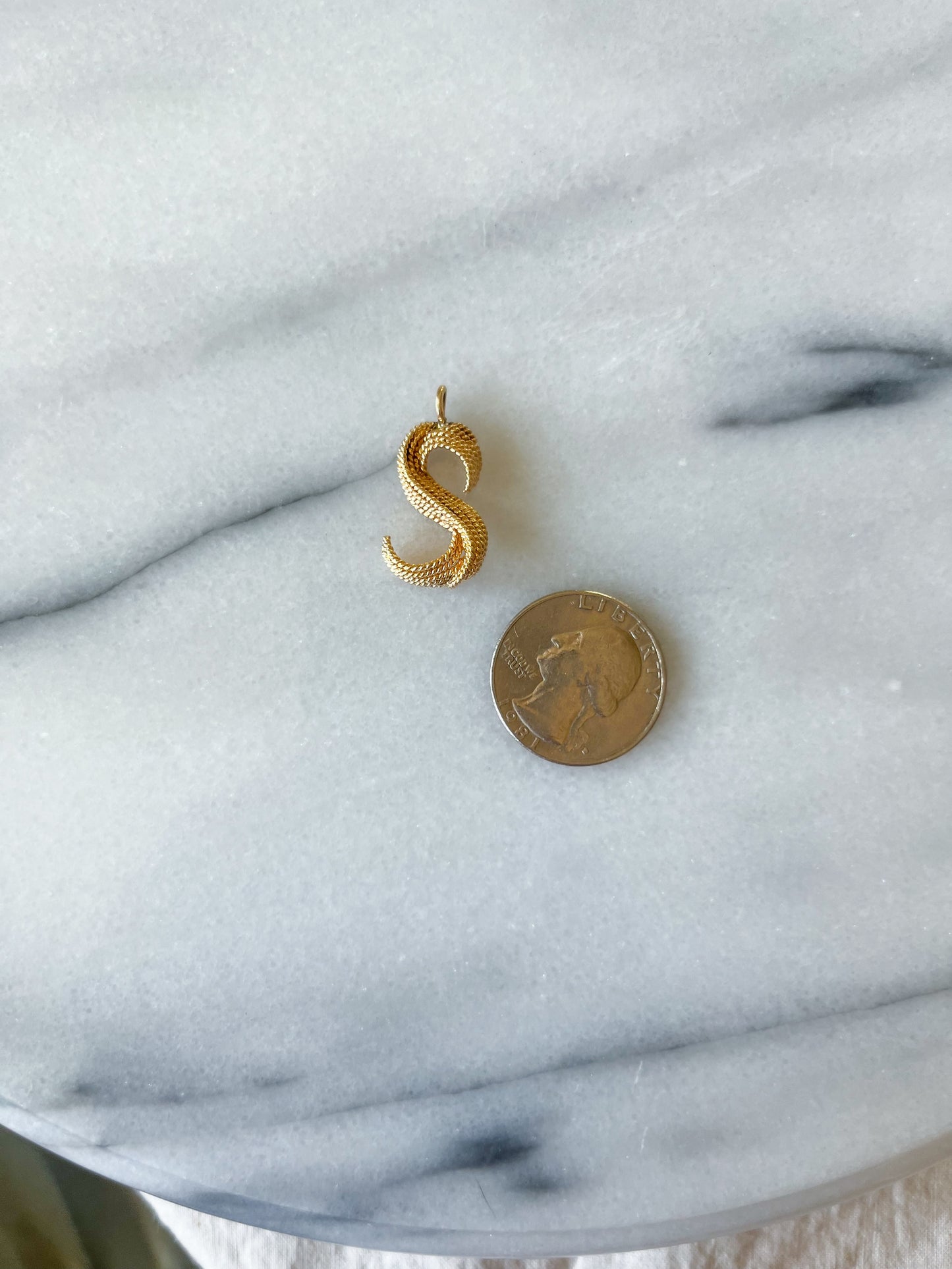 Vintage Woven 'S' 14k Yellow Gold Letter Initial Charm