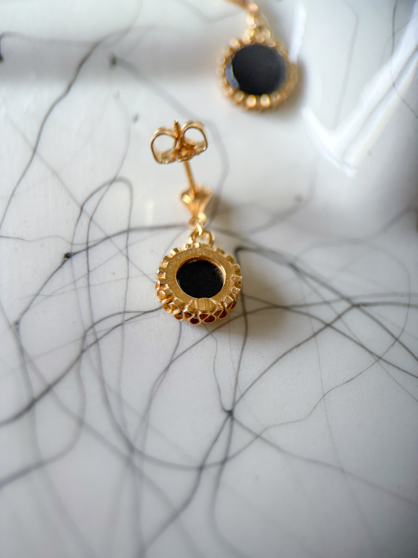 Vintage Onyx Drop 14k Yellow Gold Earrings