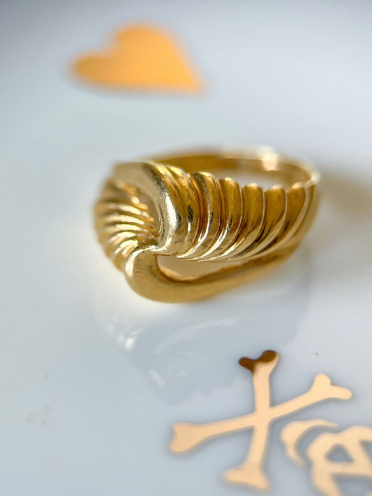 Vintage Knotted 14k Yellow Gold Ring