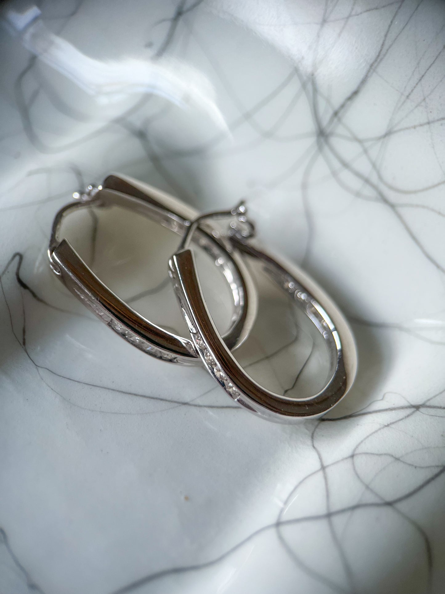 Natural Diamond 14k White Gold Oval Hoop Earrings