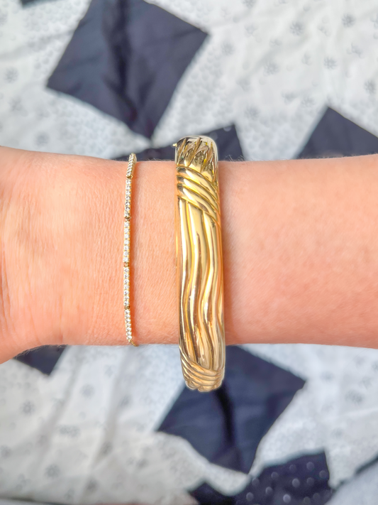 Vintage Wavy 14k Yellow Gold Bangle - Circa 1980s