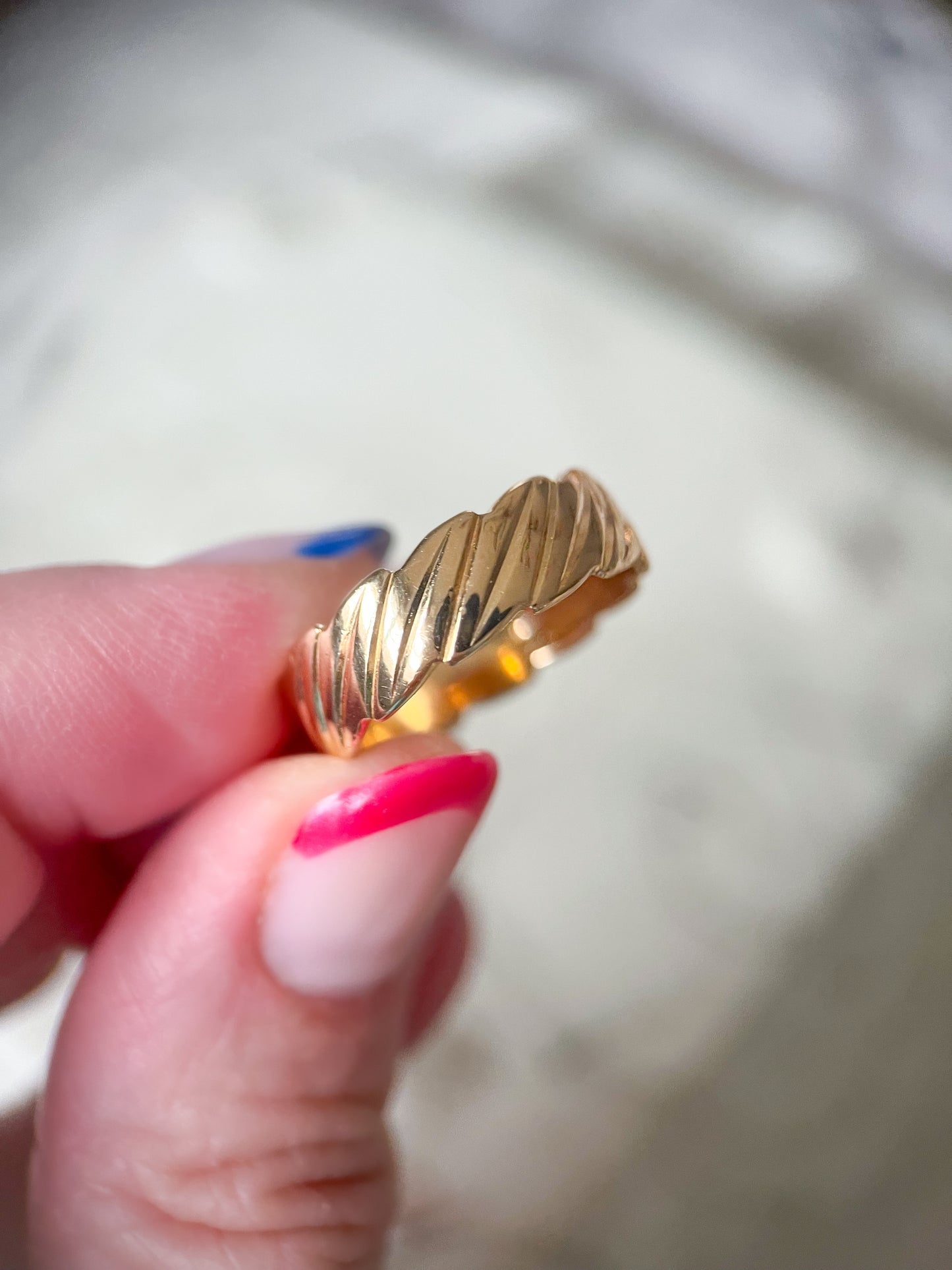 Vintage 14k Wavy Yellow Gold Band Ring