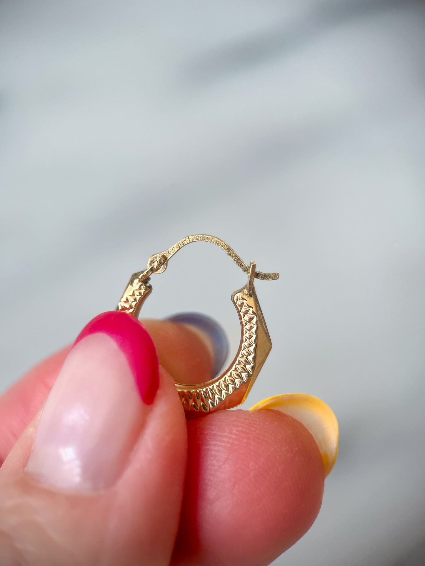 Vintage Faceted 10k Yellow Gold Hoop Earrings