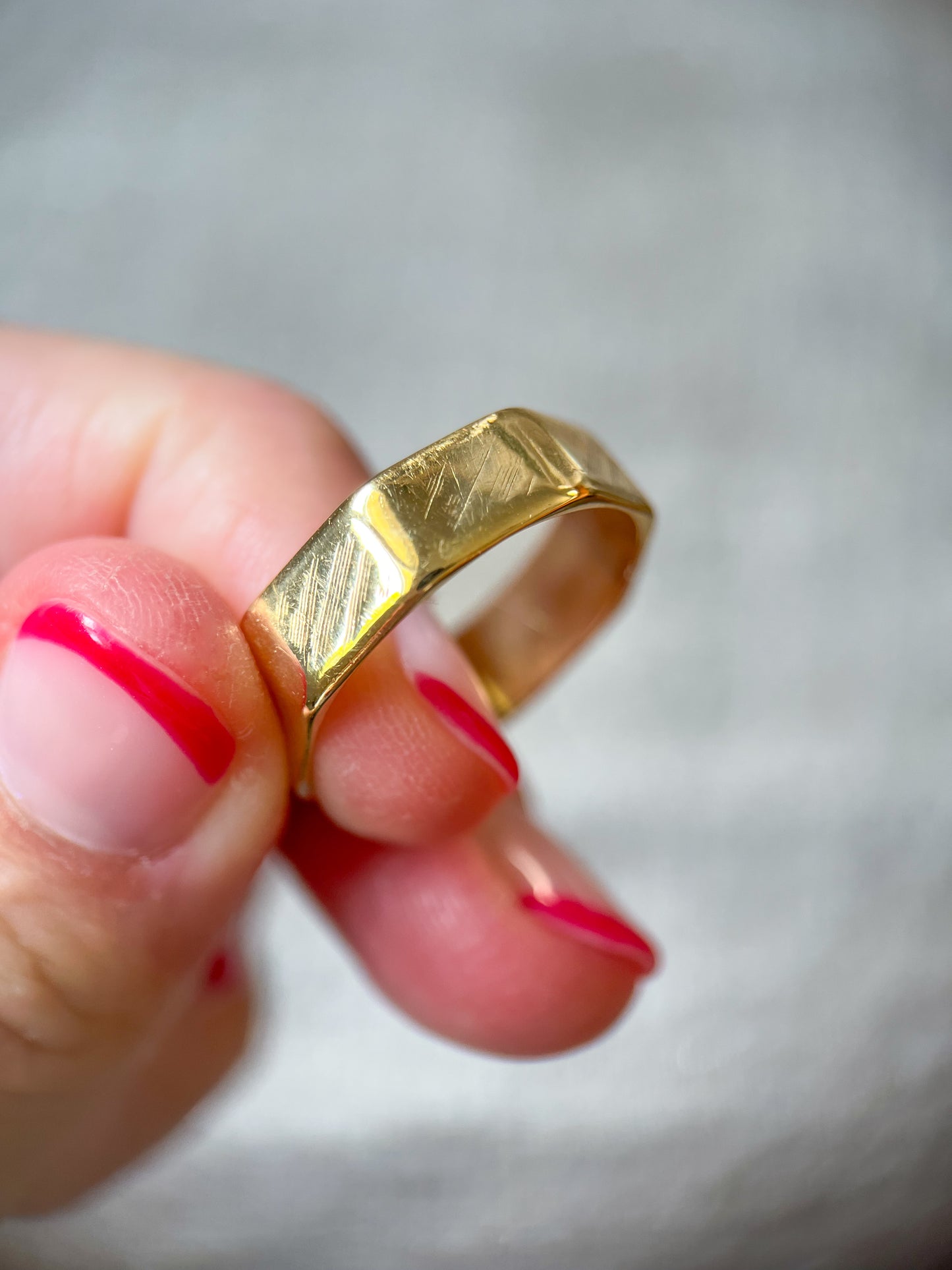 Vintage 14k Yellow Gold Etched Band