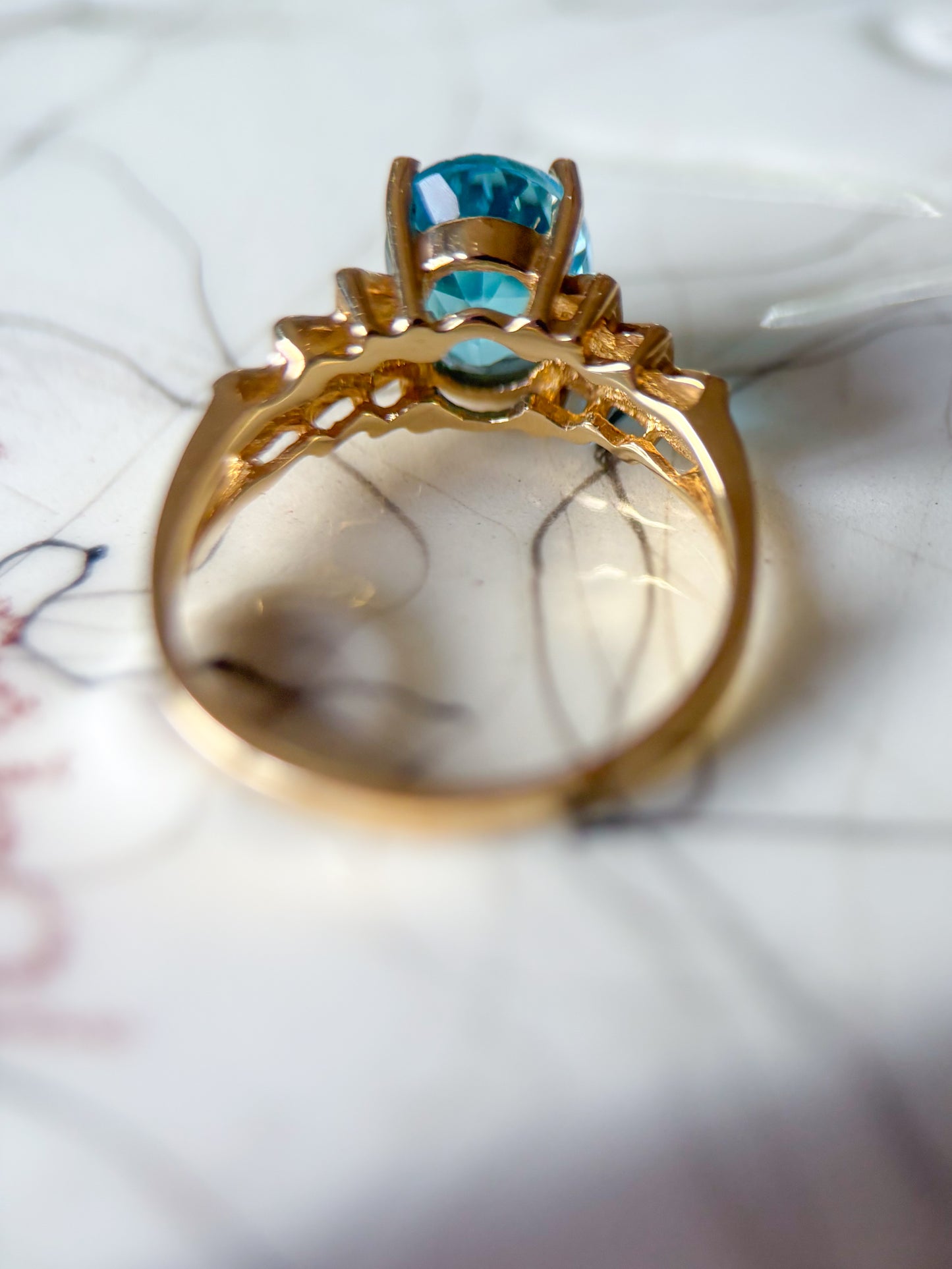 Vintage 10k Yellow Gold with Synthetic Blue Stone