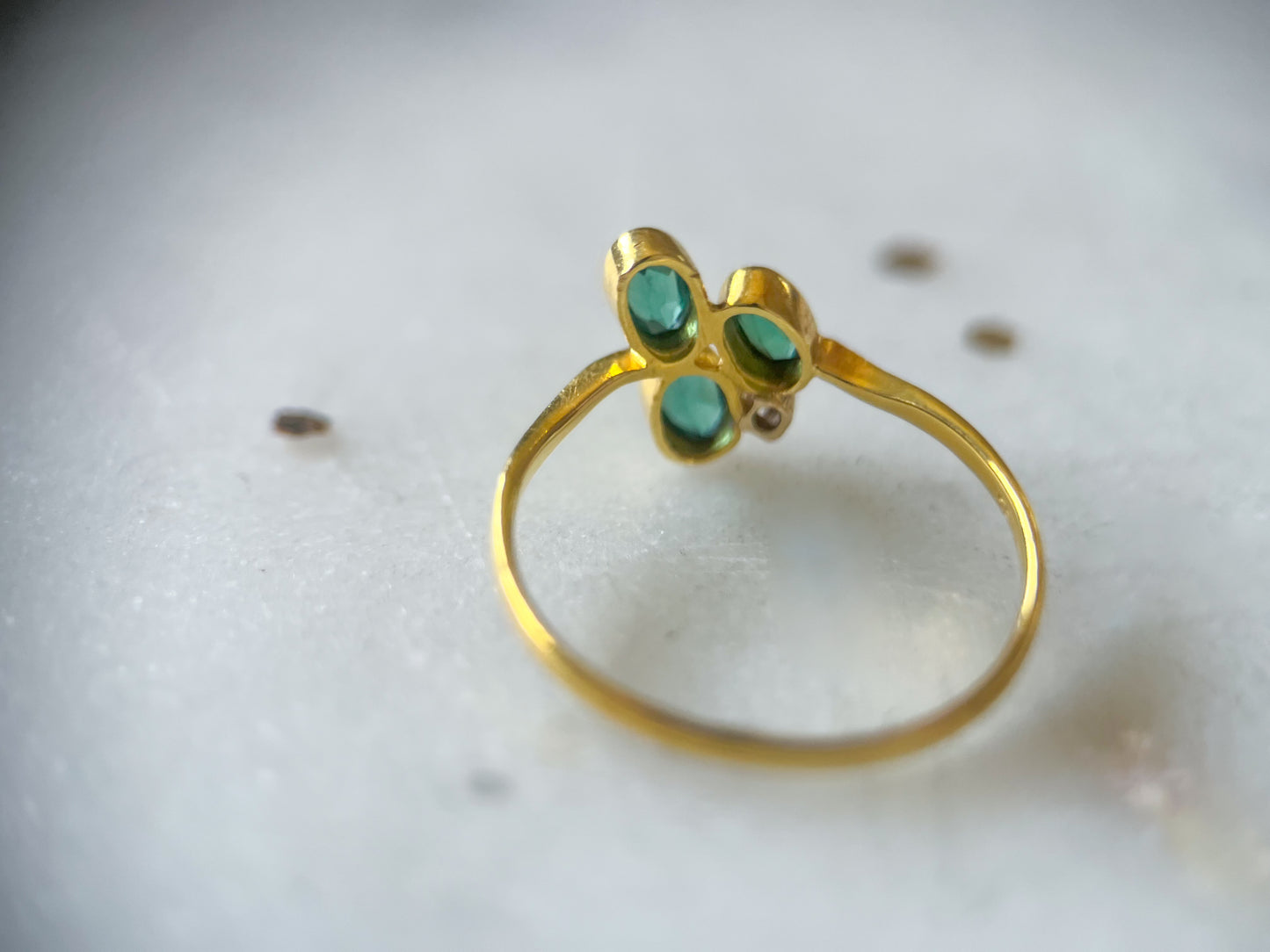 Vintage Oval Natural Emerald and Natural Diamond 18k Yellow Gold Ring