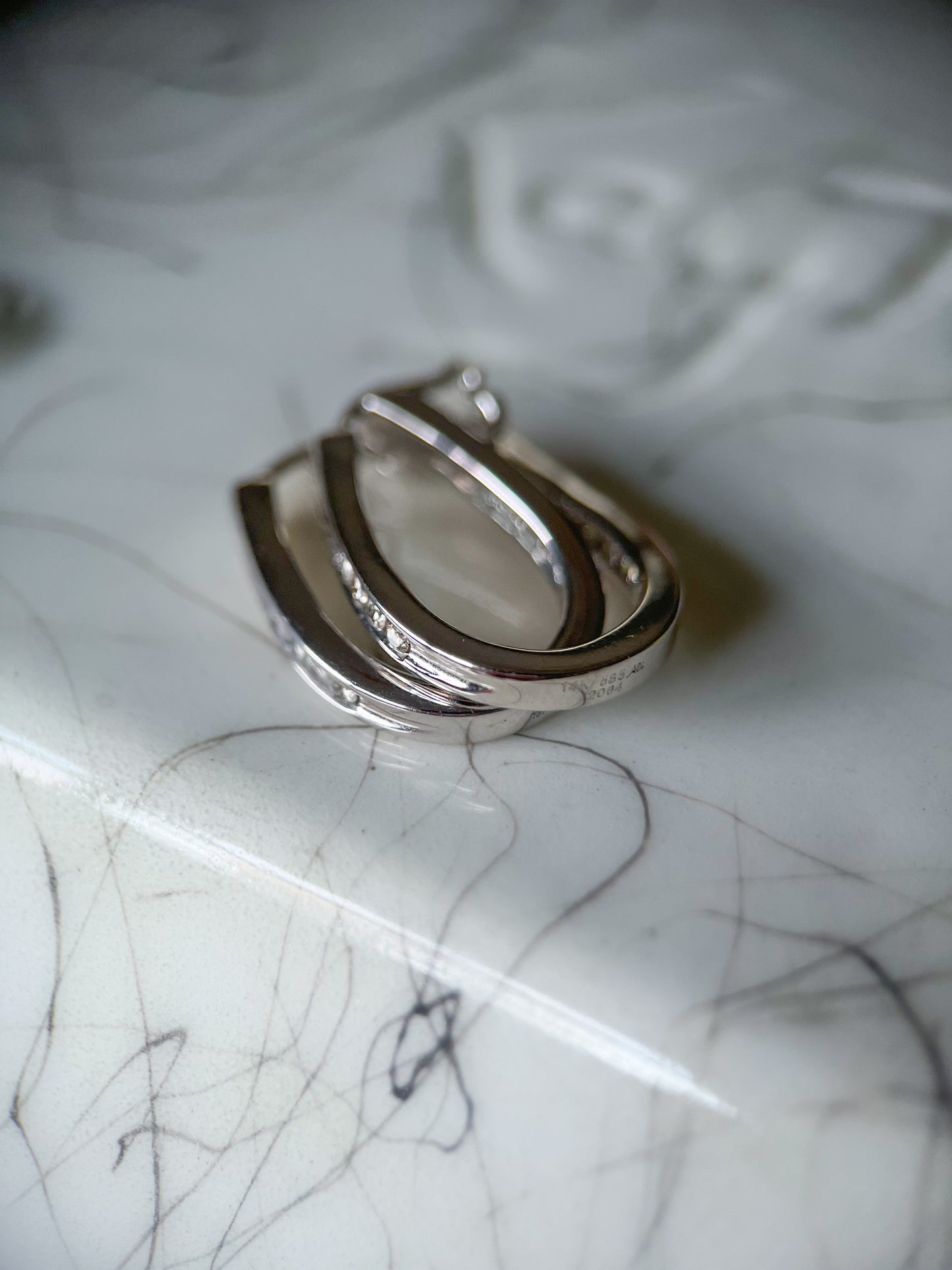 Natural Diamond 14k White Gold Oval Hoop Earrings