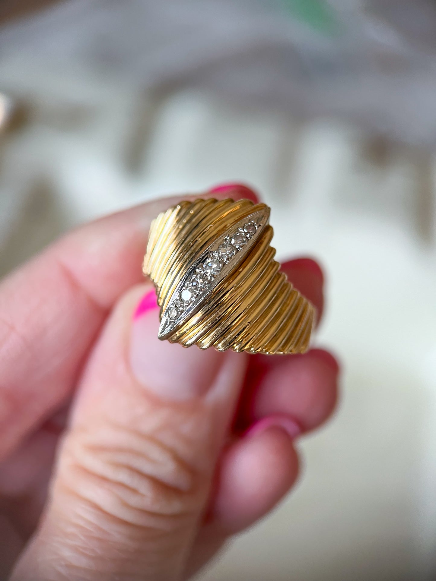 Vintage Natural Diamond Ribbed 14k Yellow Gold Ring