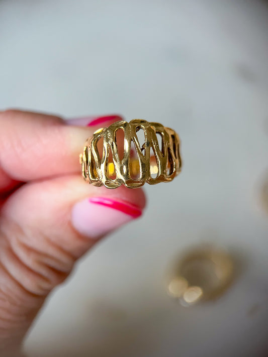 Vintage Wavy 14k Yellow Gold Ring