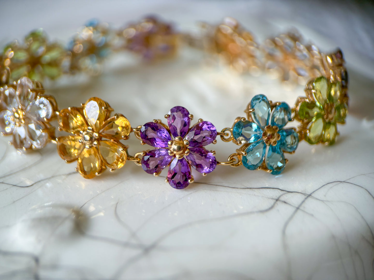 Vintage Flower 14k Yellow Gold Synthetic Gemstones 7 Inch Bracelet