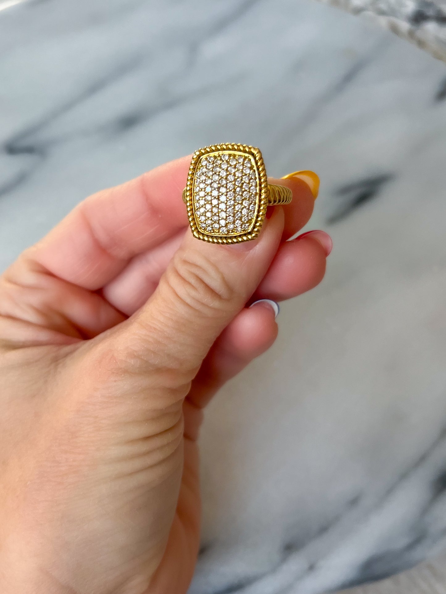 Vintage Natural Diamond 18k Yellow Gold Ring