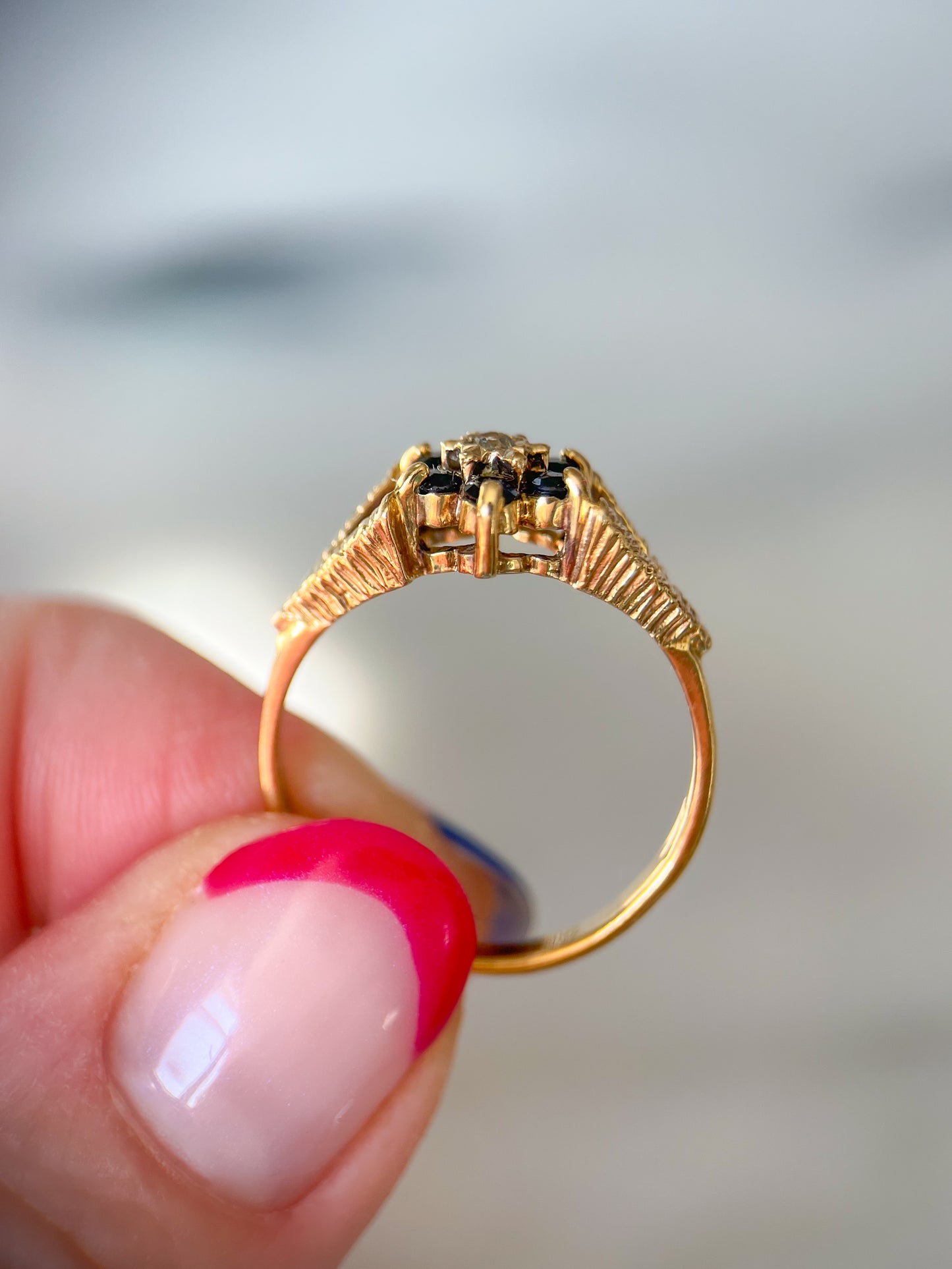 Vintage Natural Sapphire and Diamond Flower 9k Yellow Gold Ring